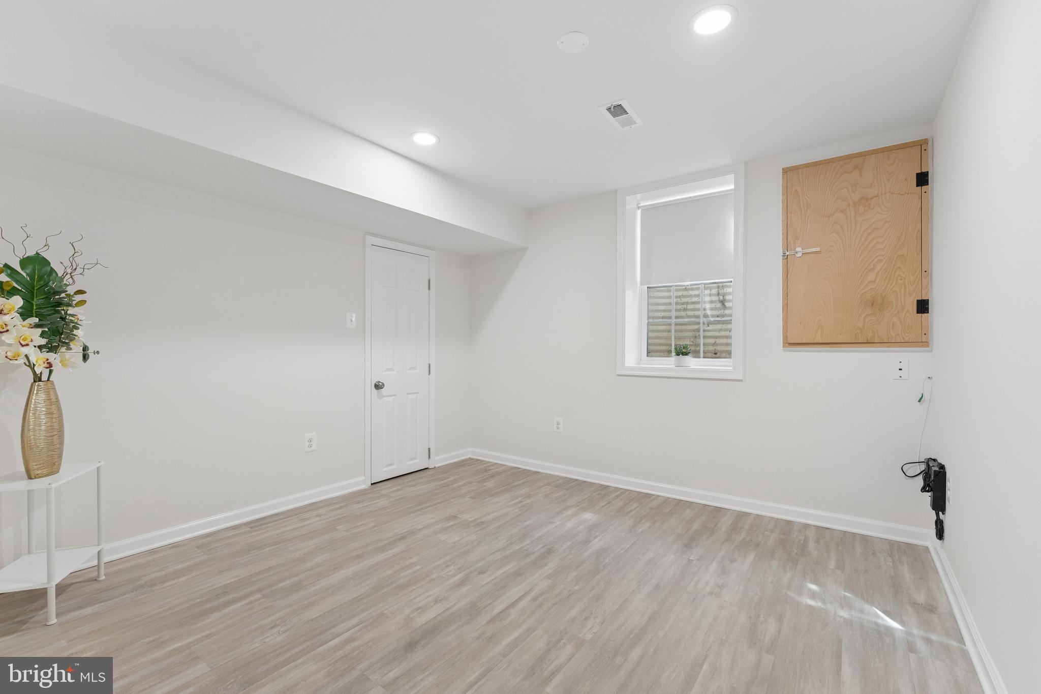 POPLAR TREE - Residential