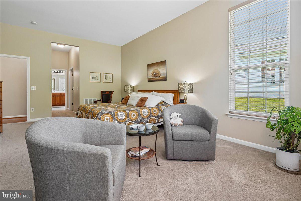 FOUR SEASONS - Residential