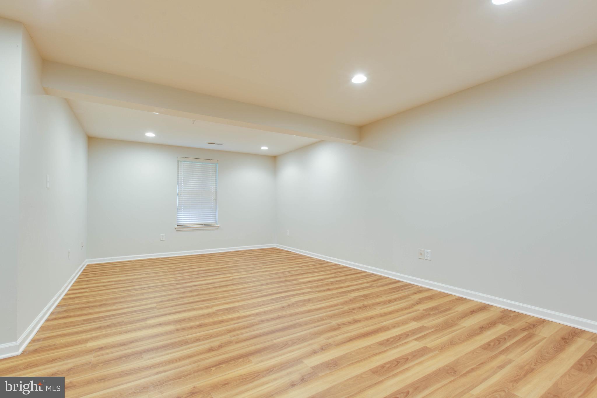 VILLAGES OF DORCHESTER - Residential Lease