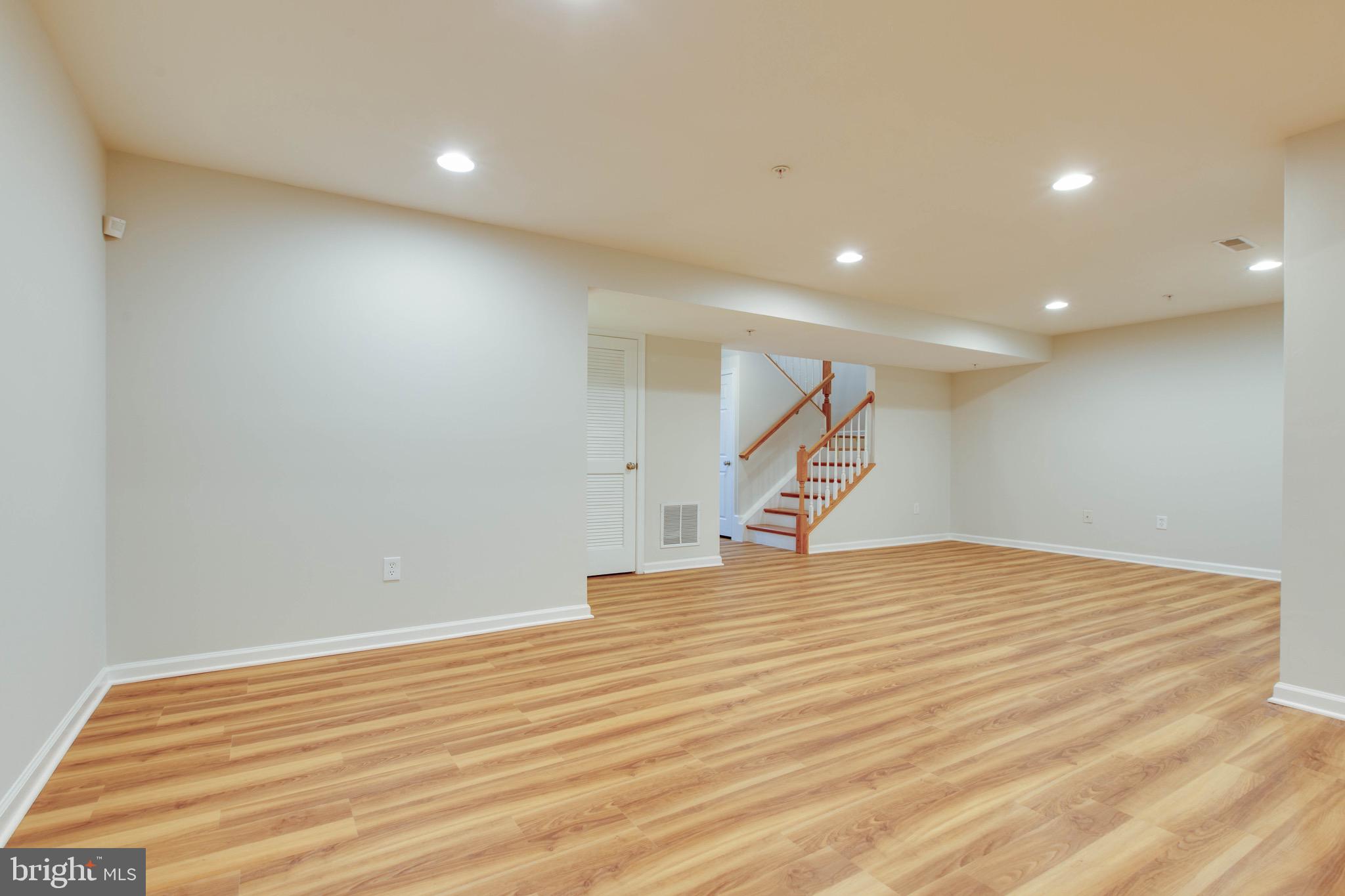 VILLAGES OF DORCHESTER - Residential Lease