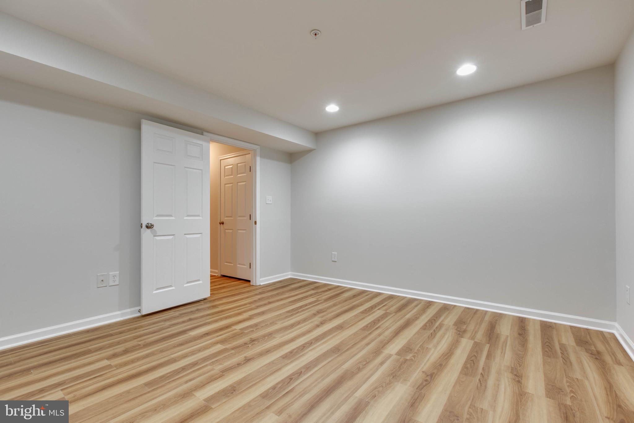 VILLAGES OF DORCHESTER - Residential Lease