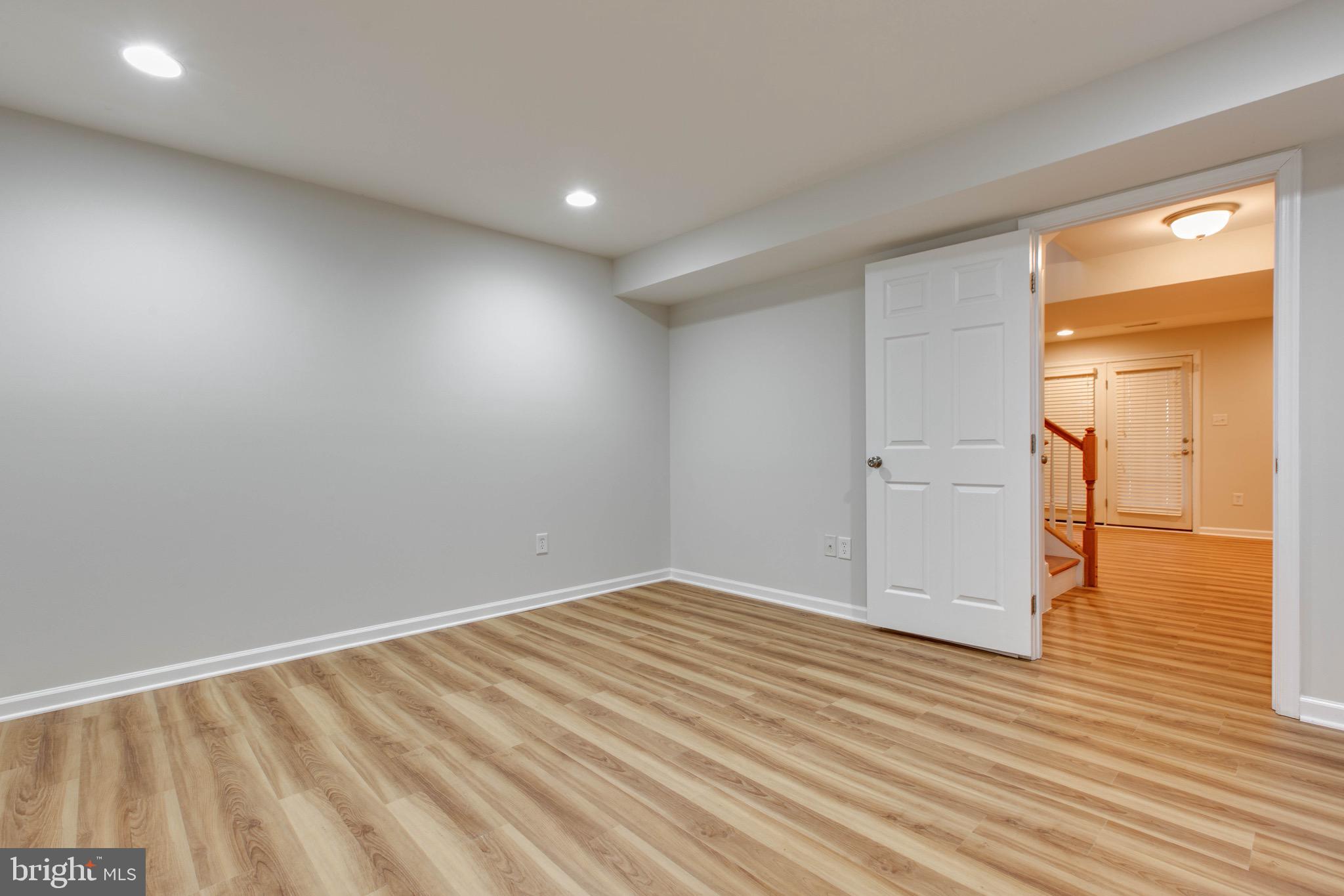 VILLAGES OF DORCHESTER - Residential Lease