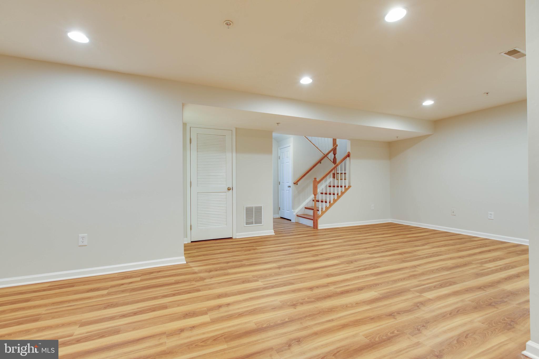 VILLAGES OF DORCHESTER - Residential Lease