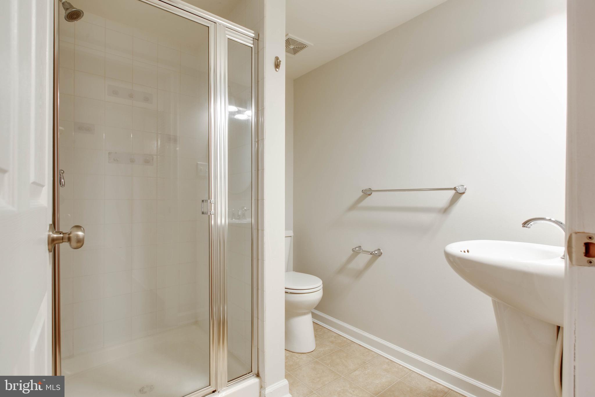 VILLAGES OF DORCHESTER - Residential Lease
