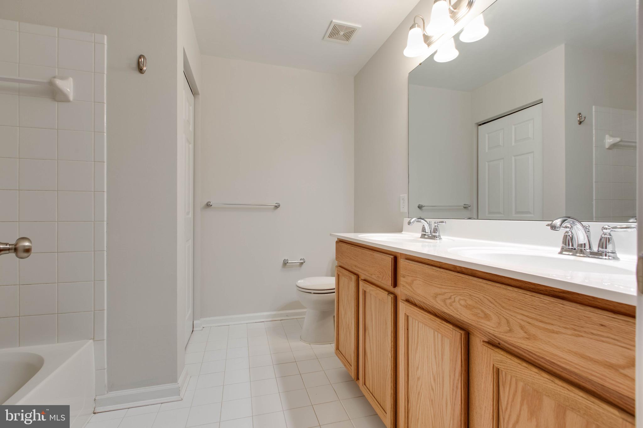 VILLAGES OF DORCHESTER - Residential Lease