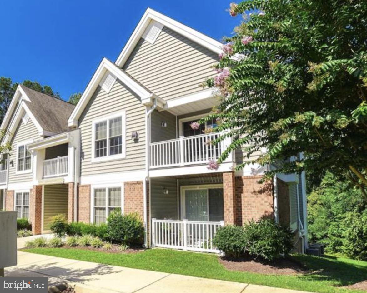 Charming 1 Bedroom 1 Bath Condo in Leonardtown! 
Welcome to your cozy and clean condo located in heart of Leonardtown! This pristine 1 bedroom, 1 bath condo is move-in ready, offering the perfect  blend of comfort and convenience. This condo features a spacious and modern kitchen , inviting private balcony, plenty of storage, and a prime location! Walk to a variety of restaurants, bars, gyms, coffee shops, and the picturesque Leonardtown Wharf.