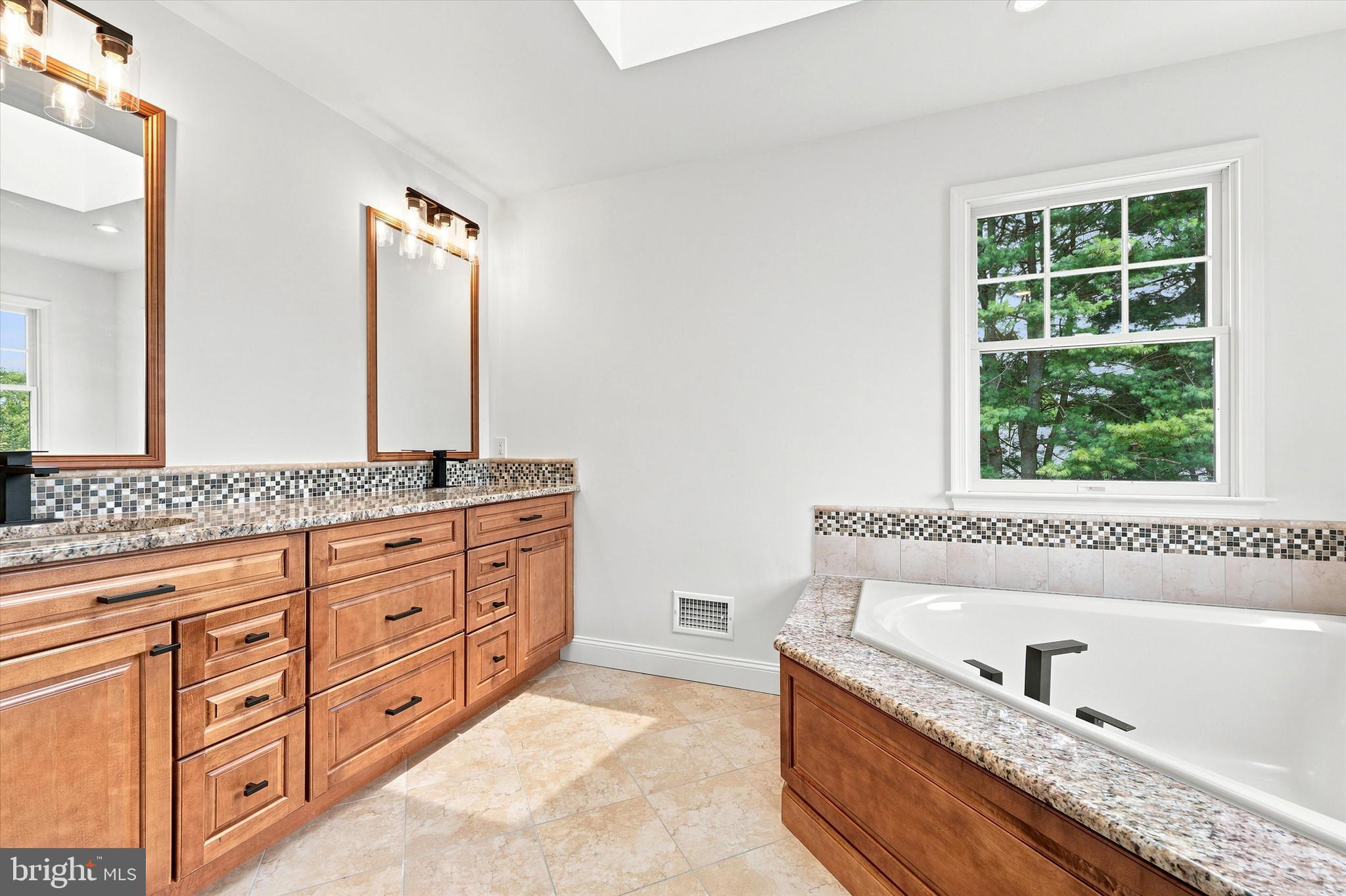 SPRINGTON PT ESTS - Residential