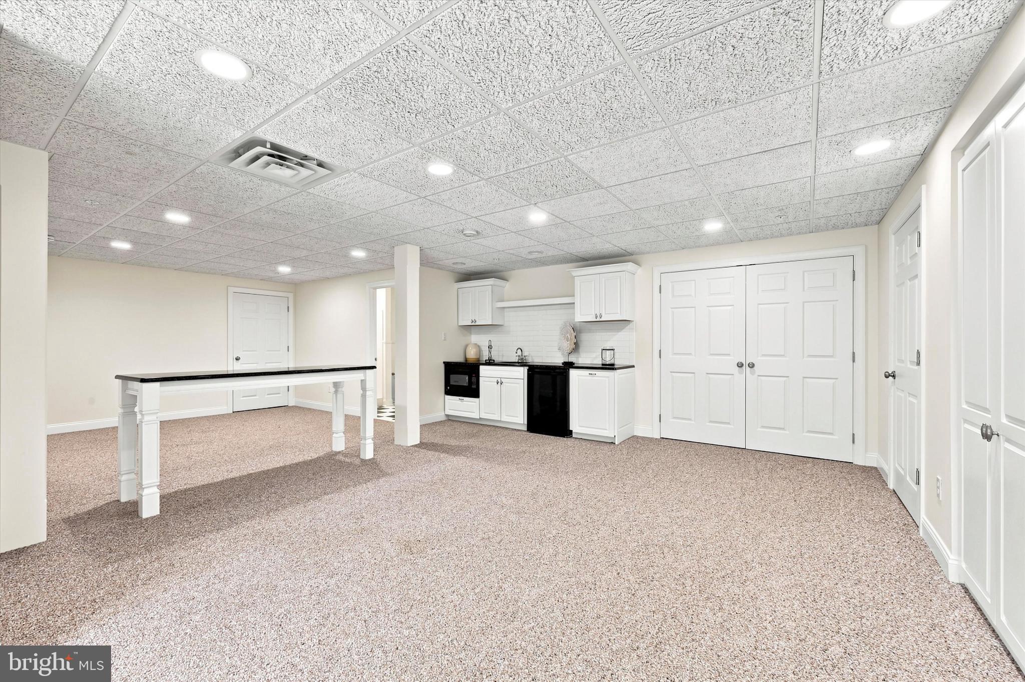 SPRINGTON PT ESTS - Residential