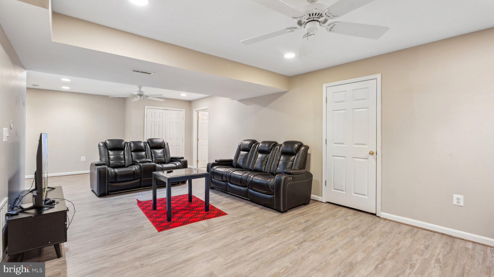 MEADOWBROOK WOODS - Residential