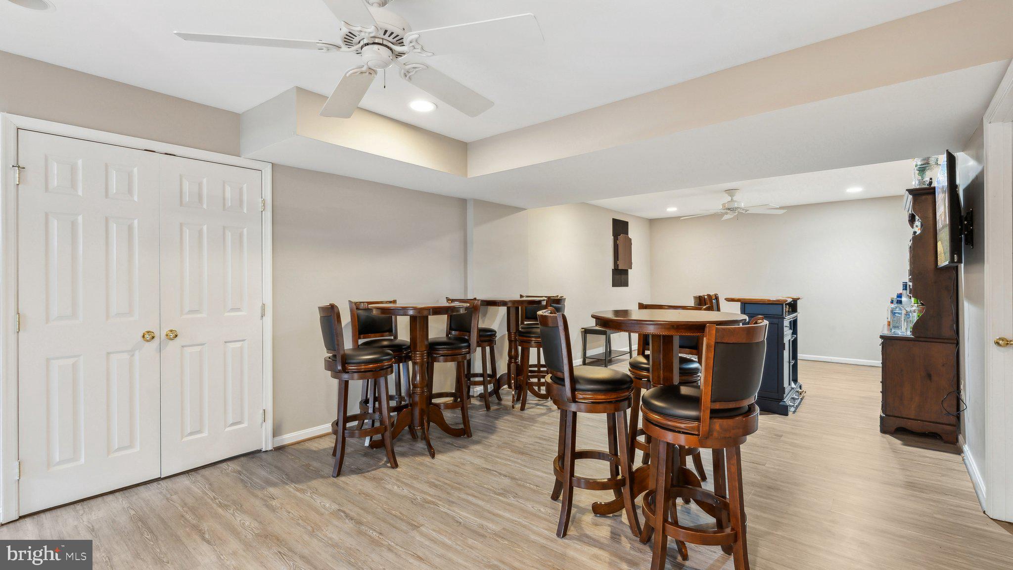 MEADOWBROOK WOODS - Residential