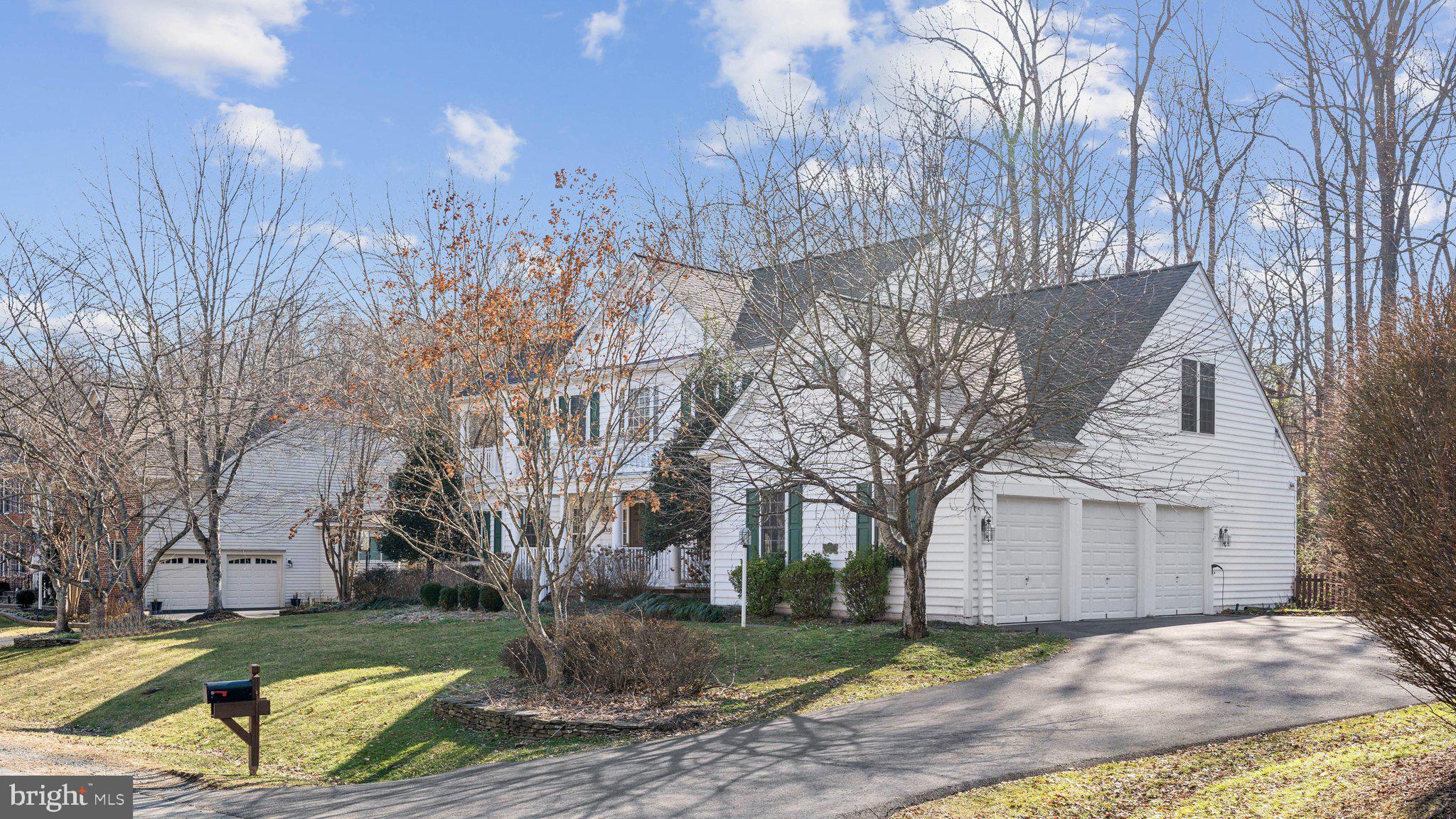 MEADOWBROOK WOODS - Residential