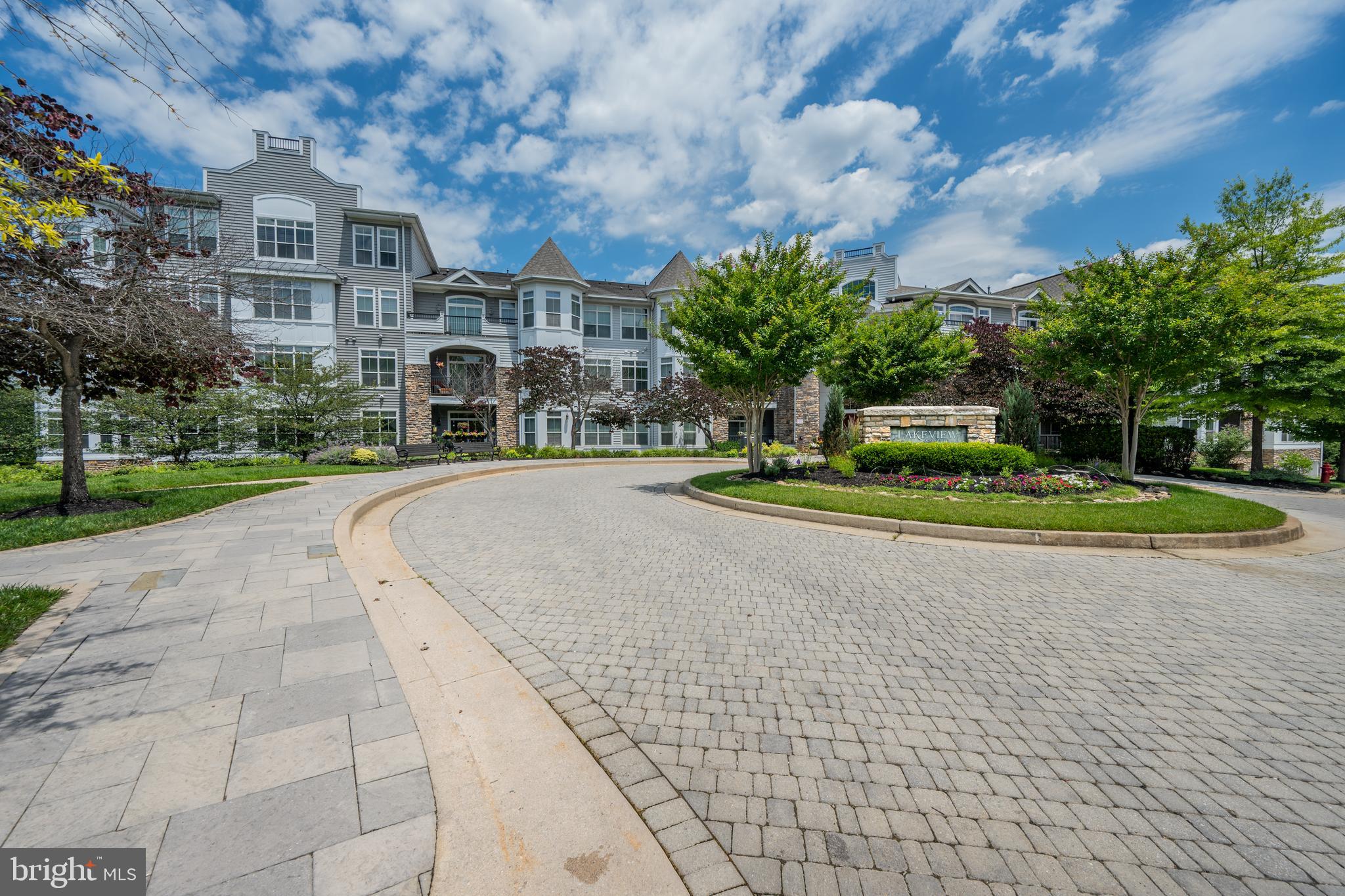 THE BLUFFS AT QUARRY LAKE - Residential