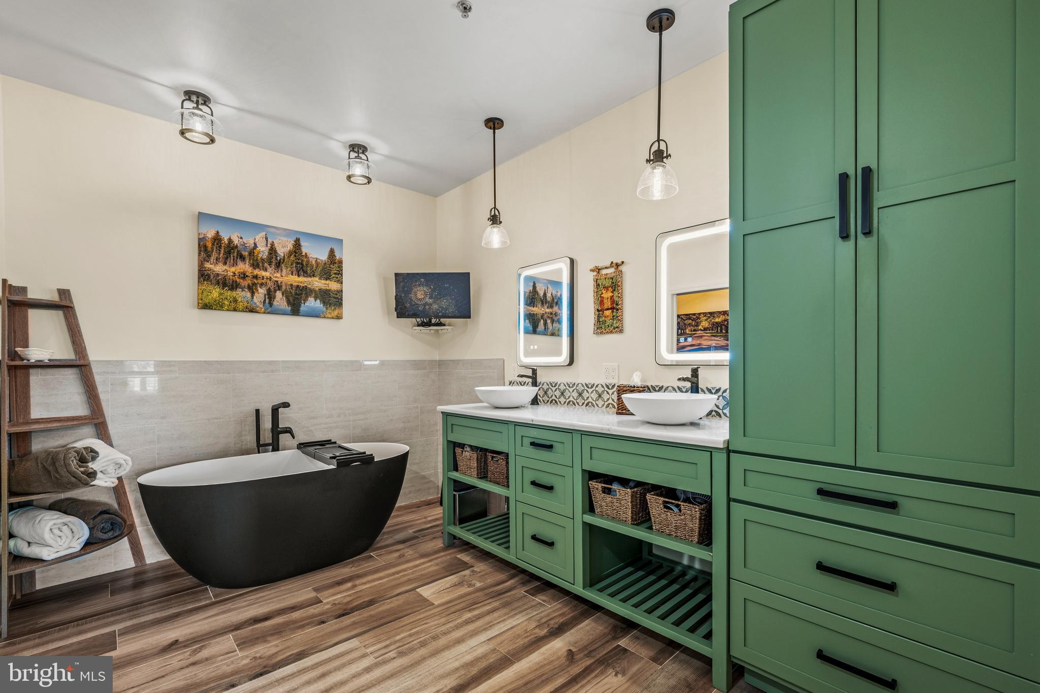 THE BLUFFS AT QUARRY LAKE - Residential