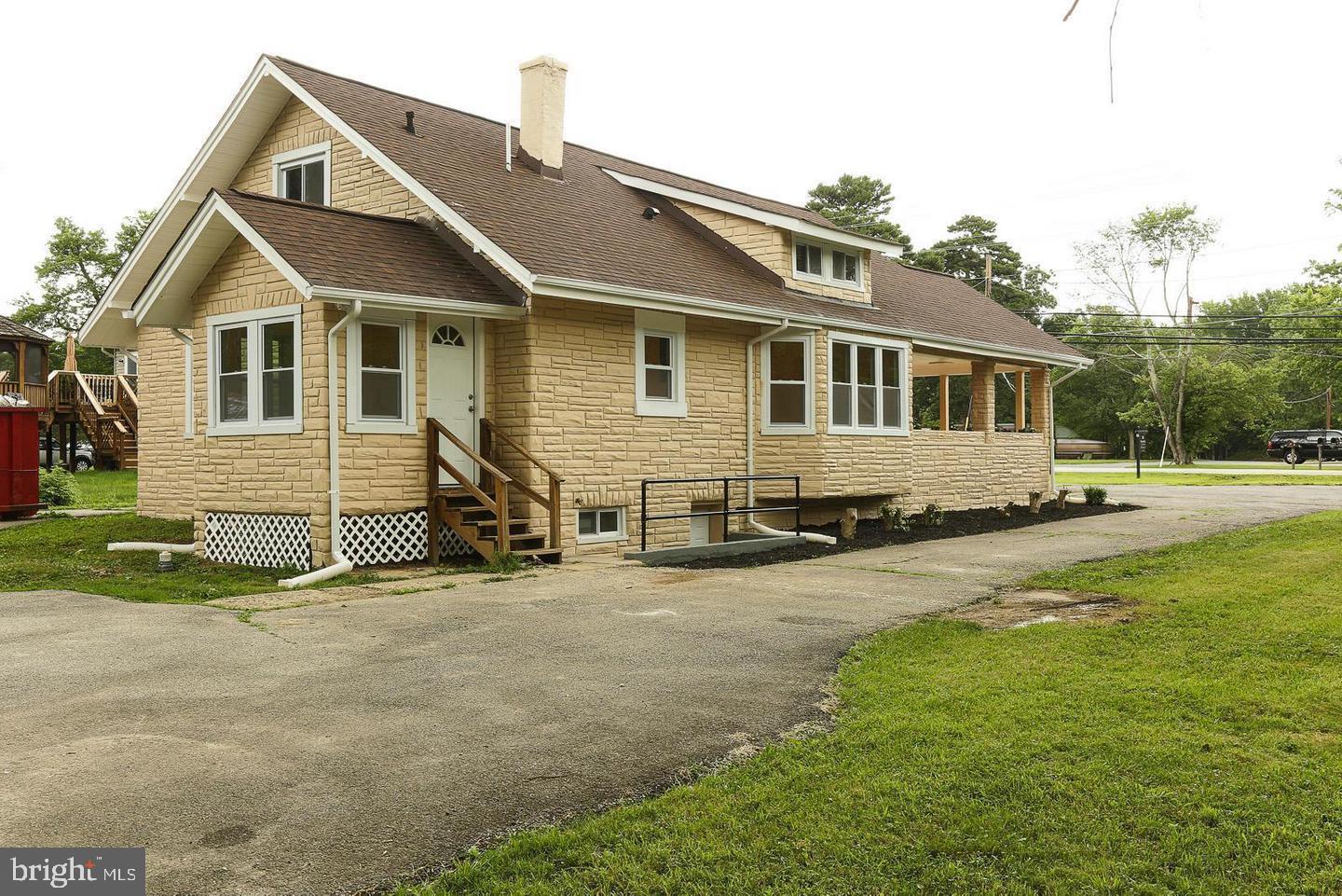 CLINTON - Residential