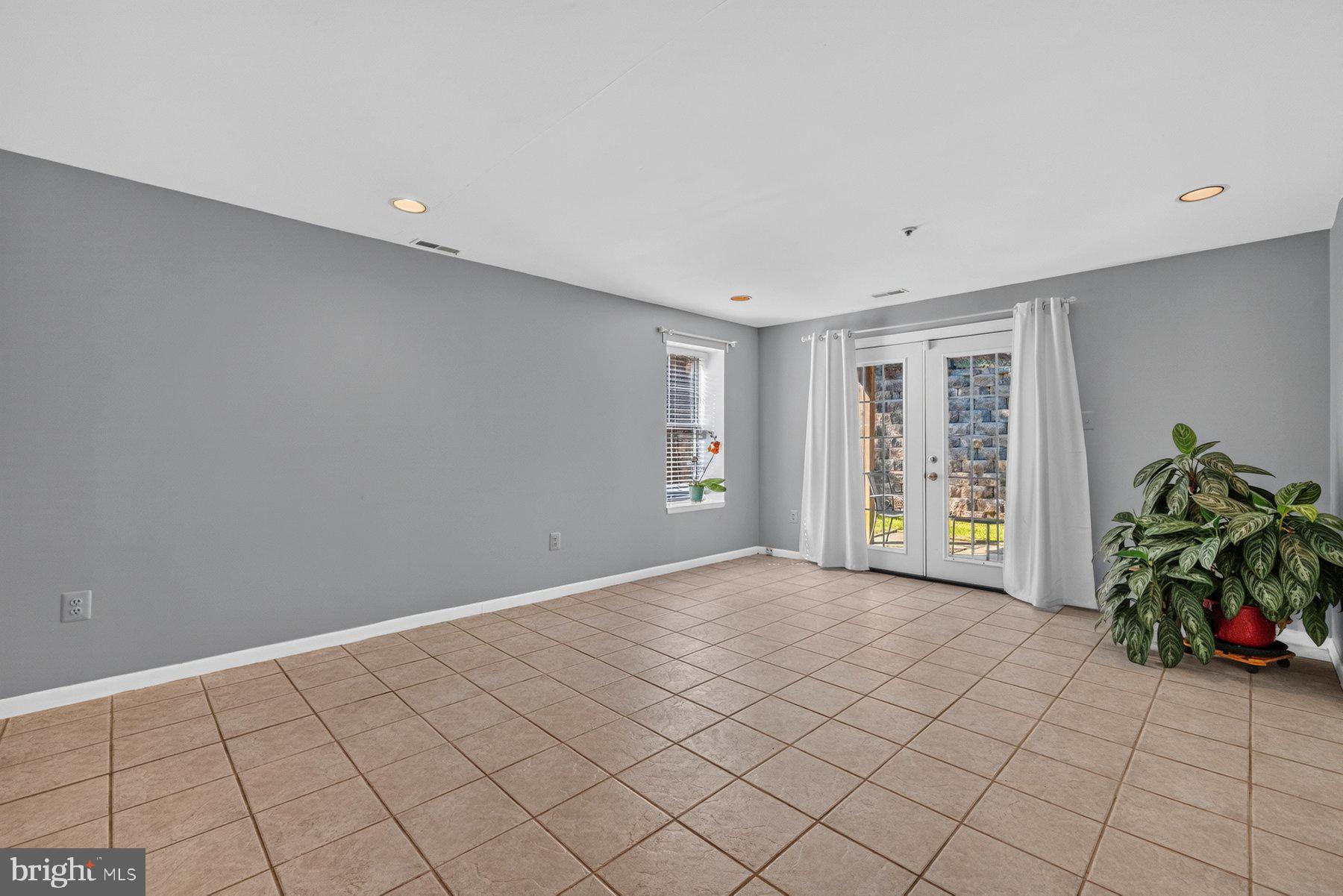 FOREST BROOKE - Residential