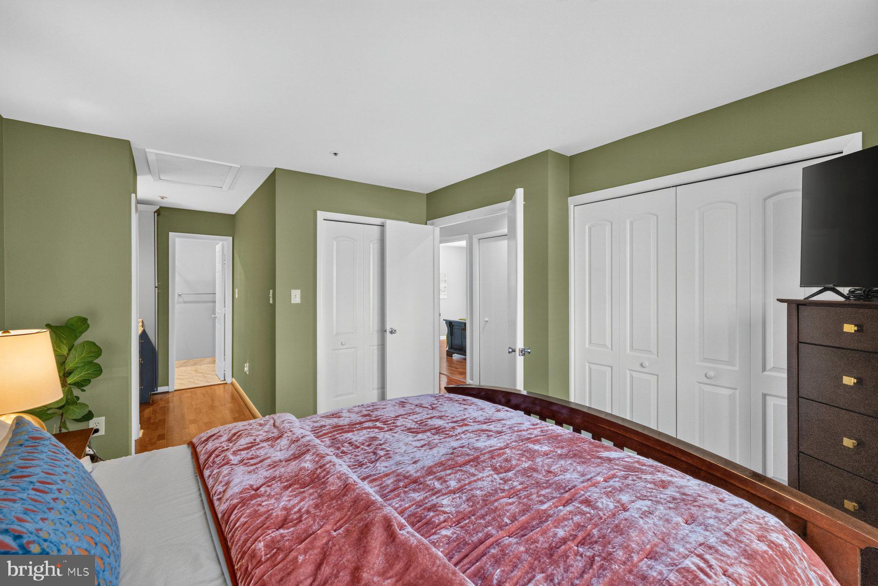 FOREST BROOKE - Residential