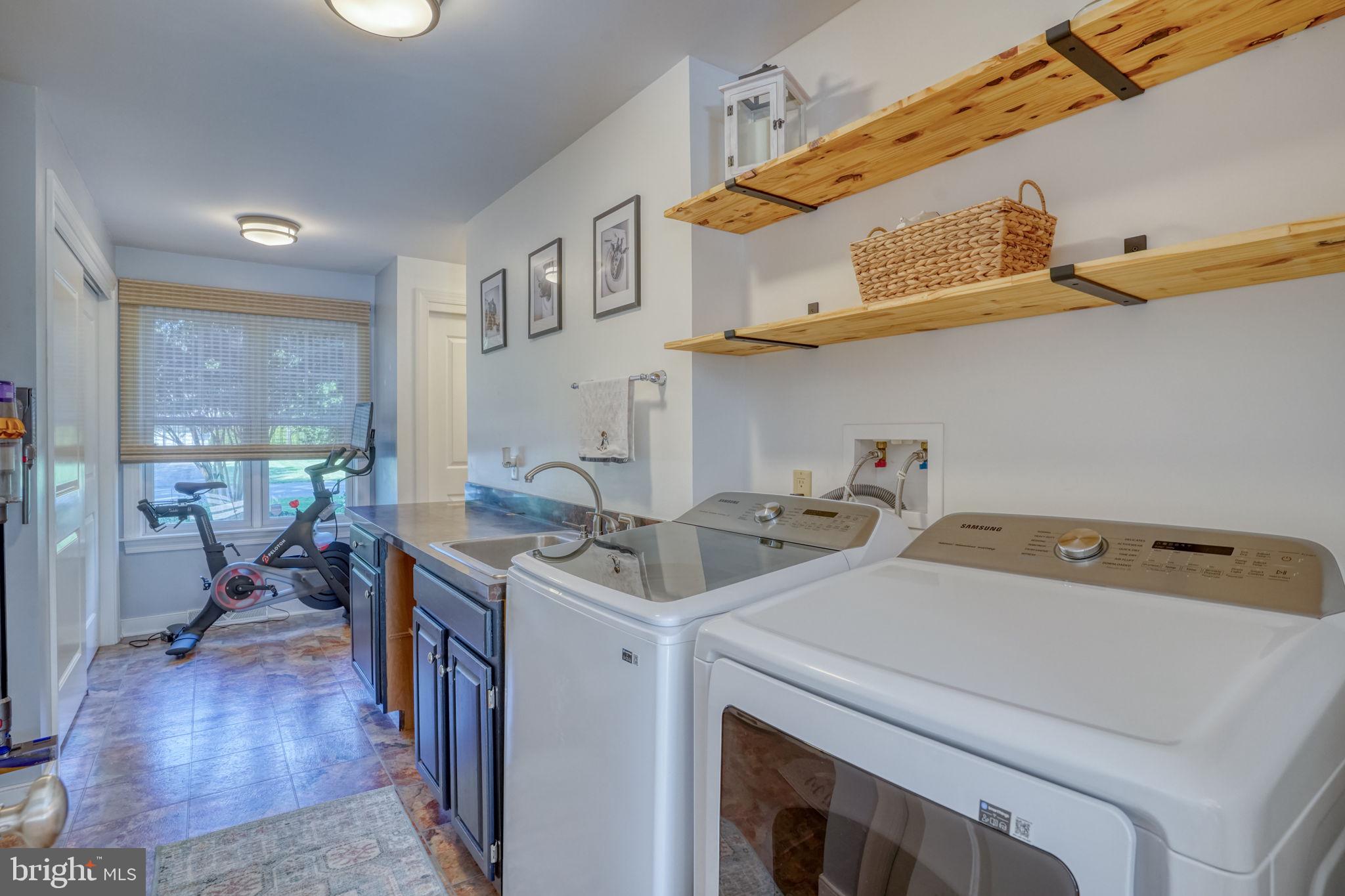 HICKORY DALE ACRES - Residential