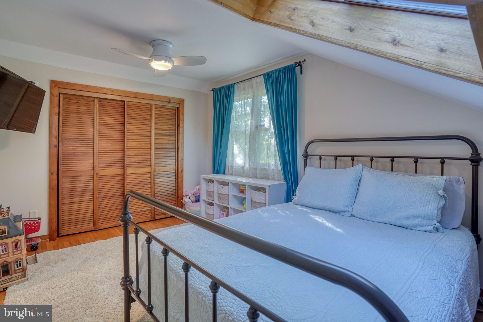 HICKORY DALE ACRES - Residential