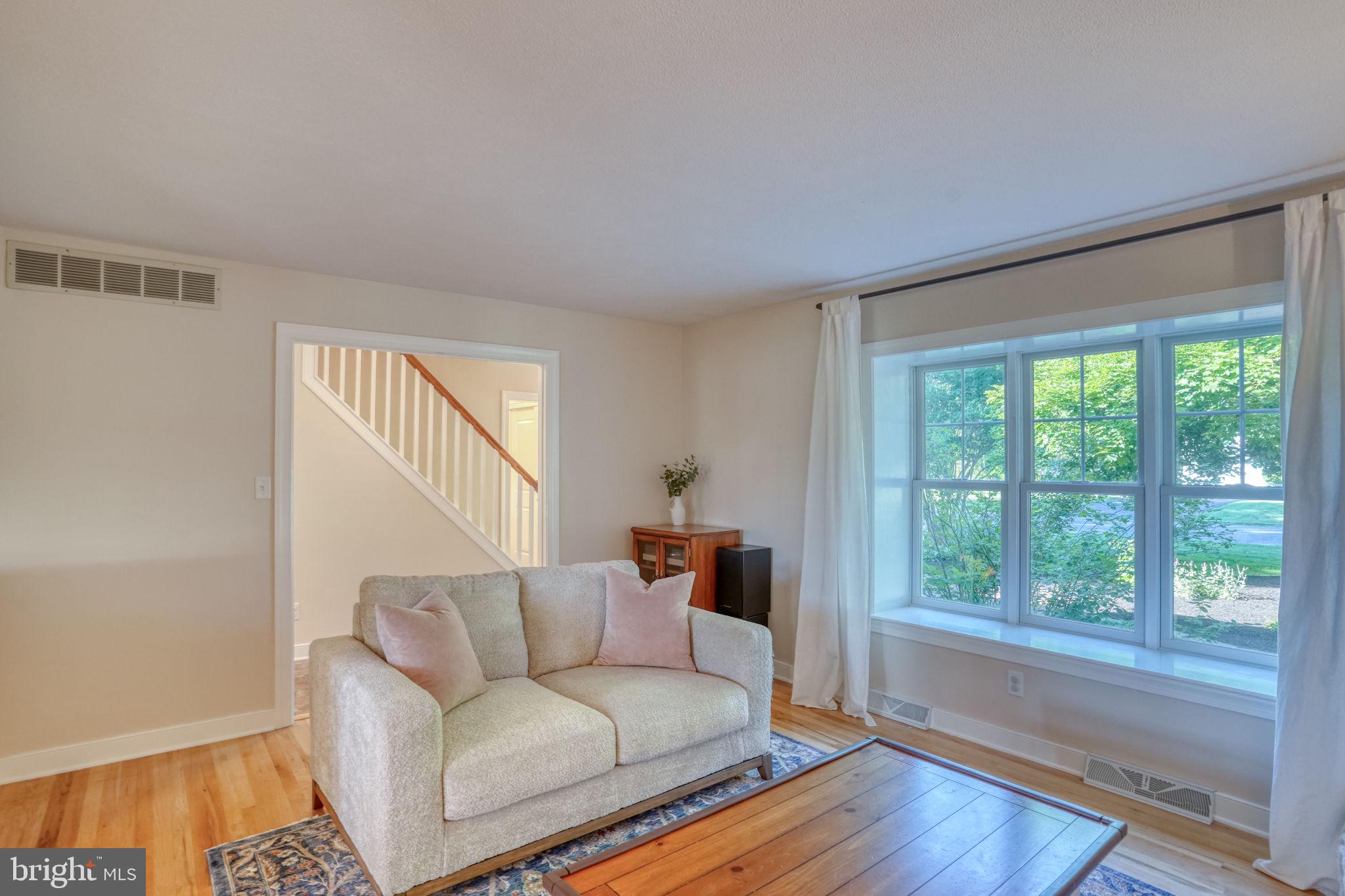 HICKORY DALE ACRES - Residential