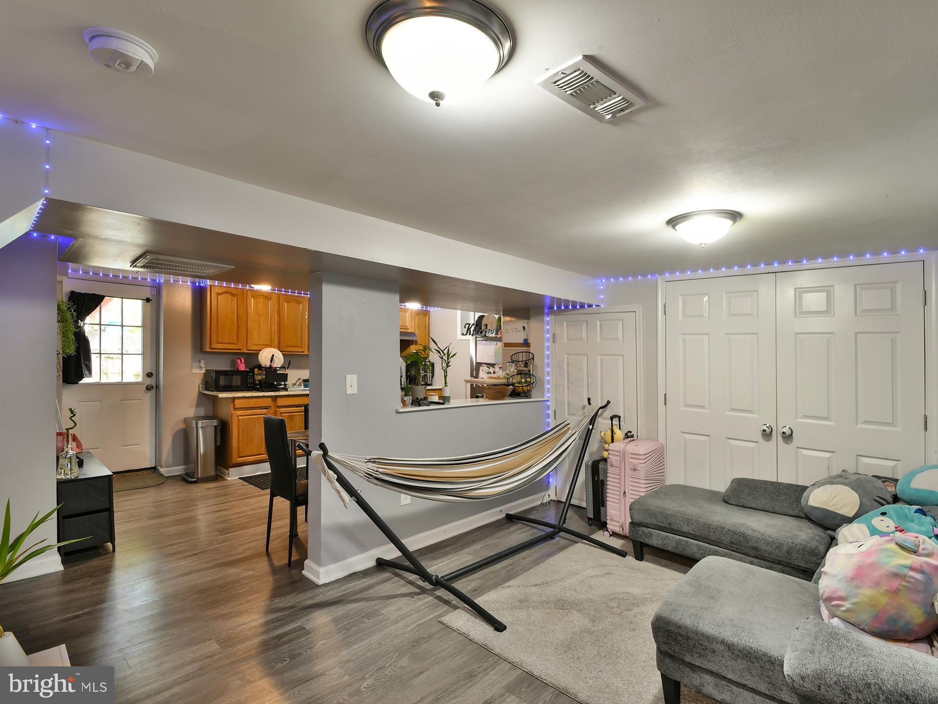 HOLLYWOOD - Residential