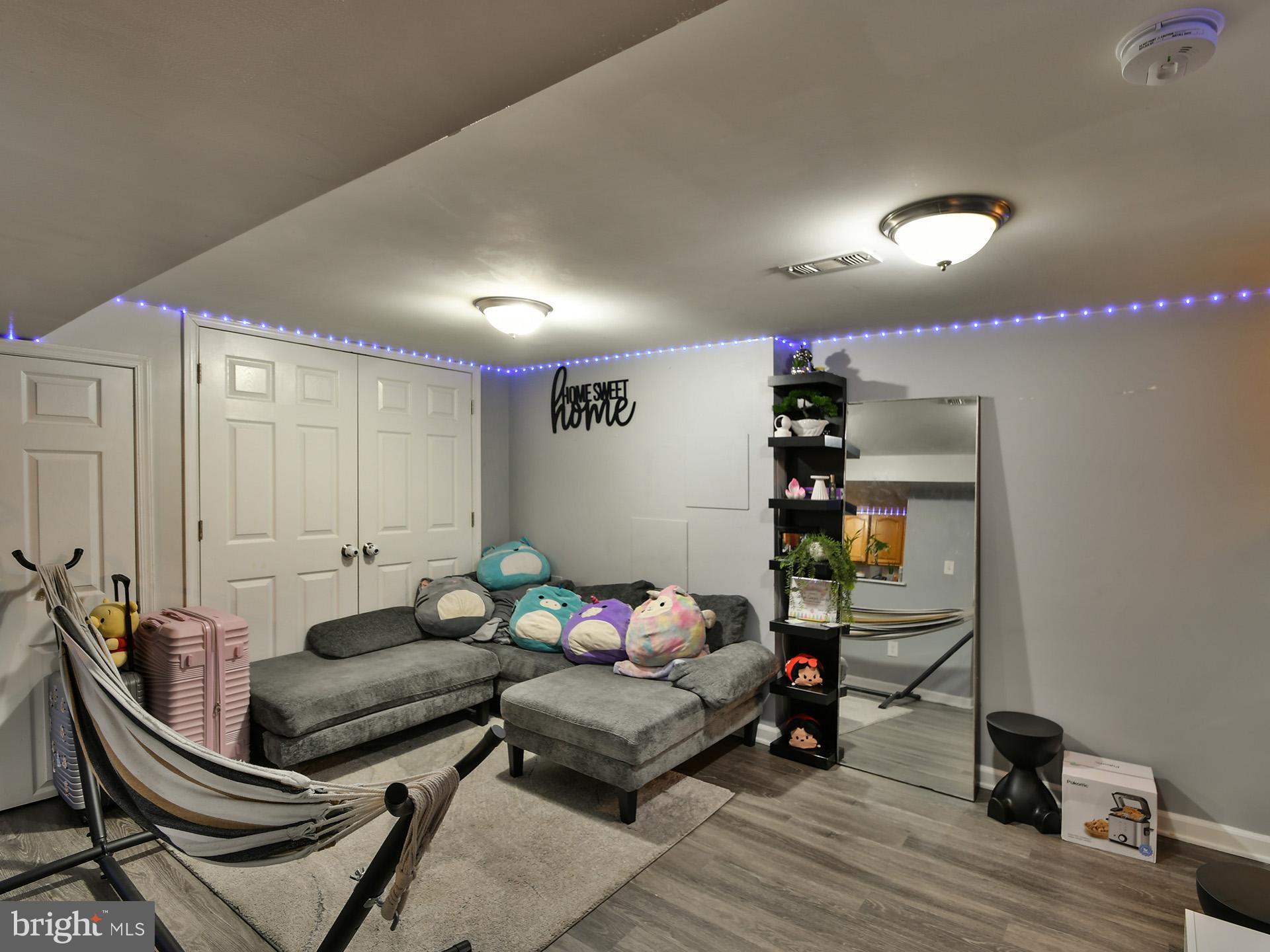 HOLLYWOOD - Residential