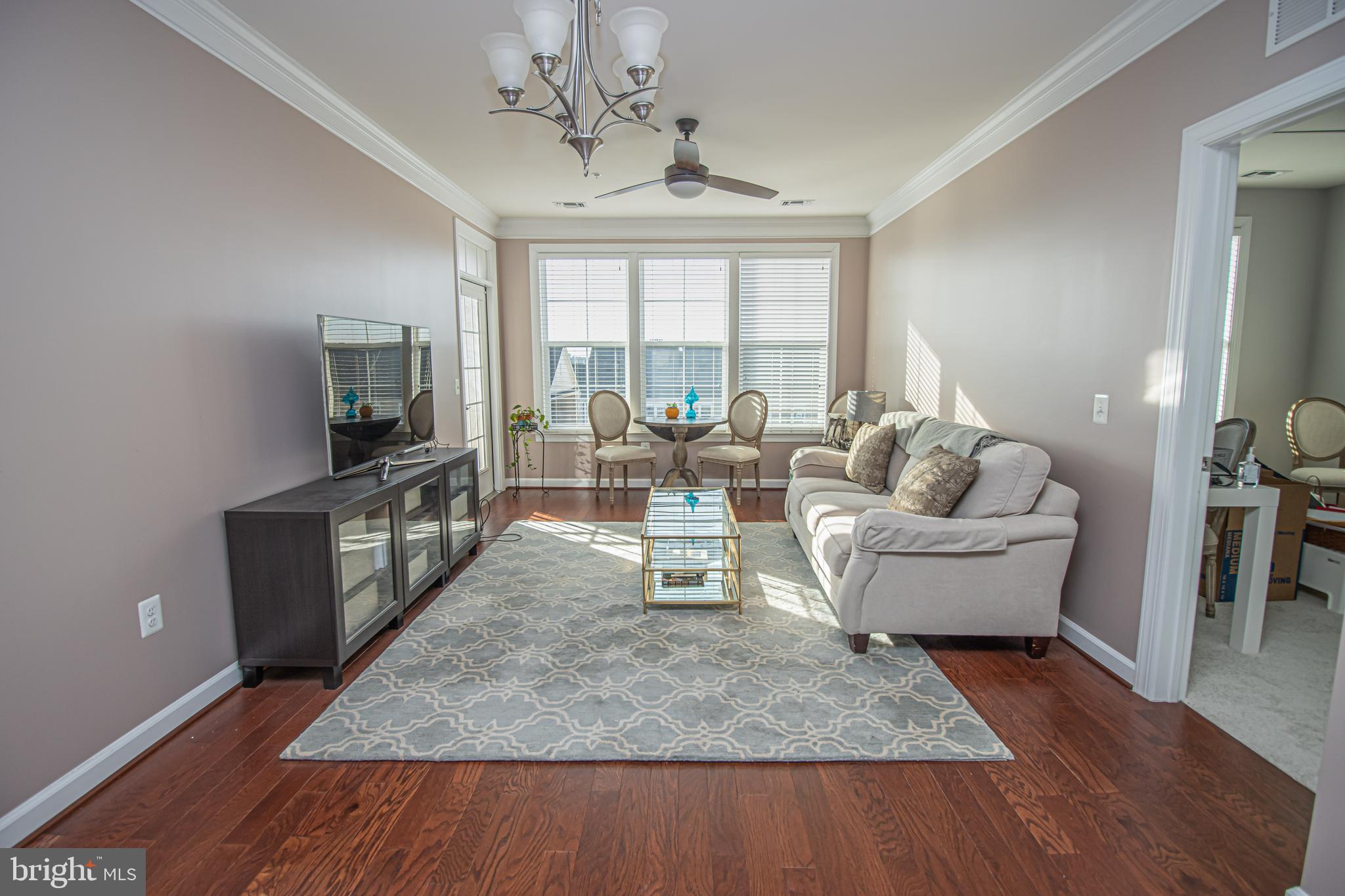 DISCOVERY SQUARE - Residential