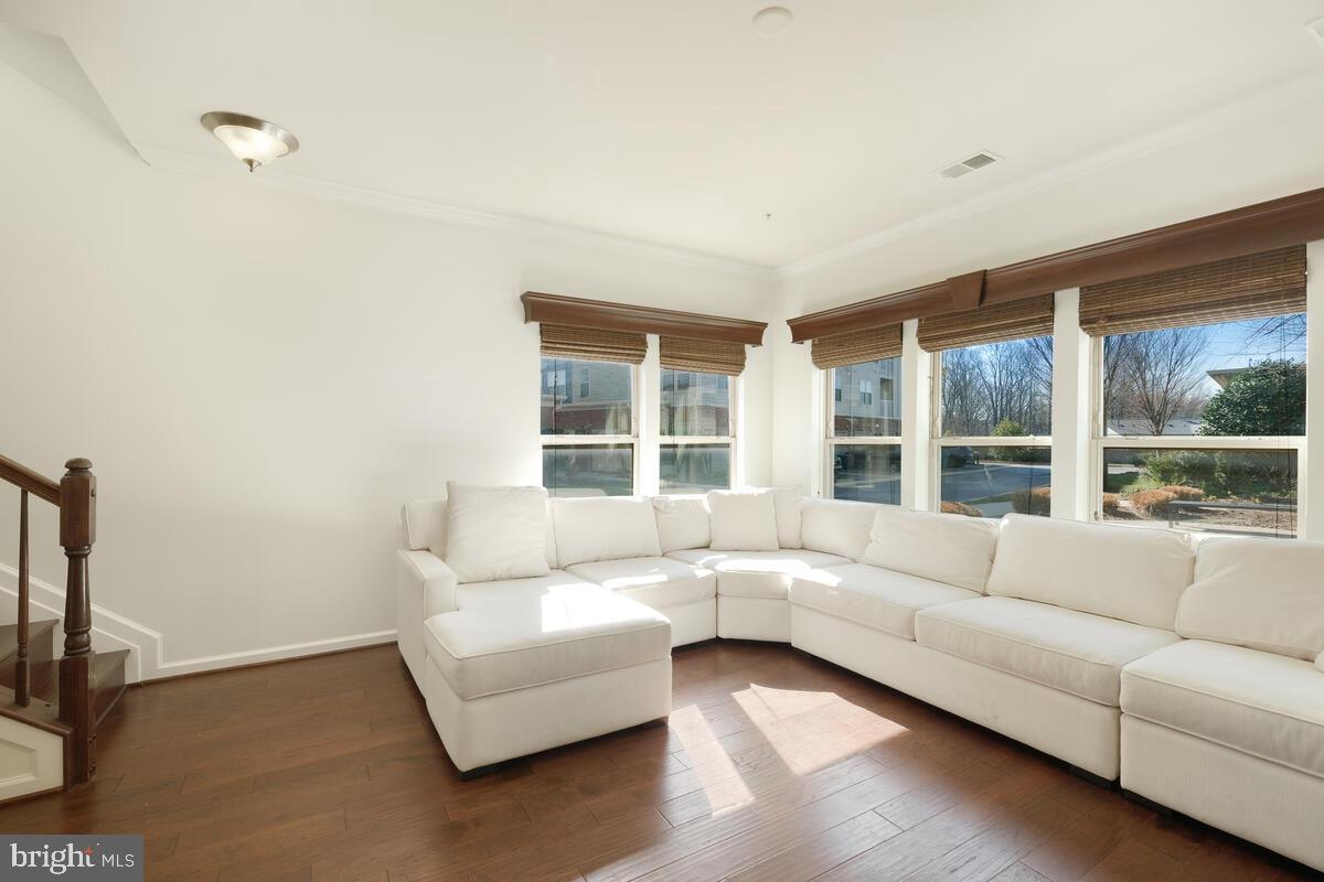 CROWN - Residential