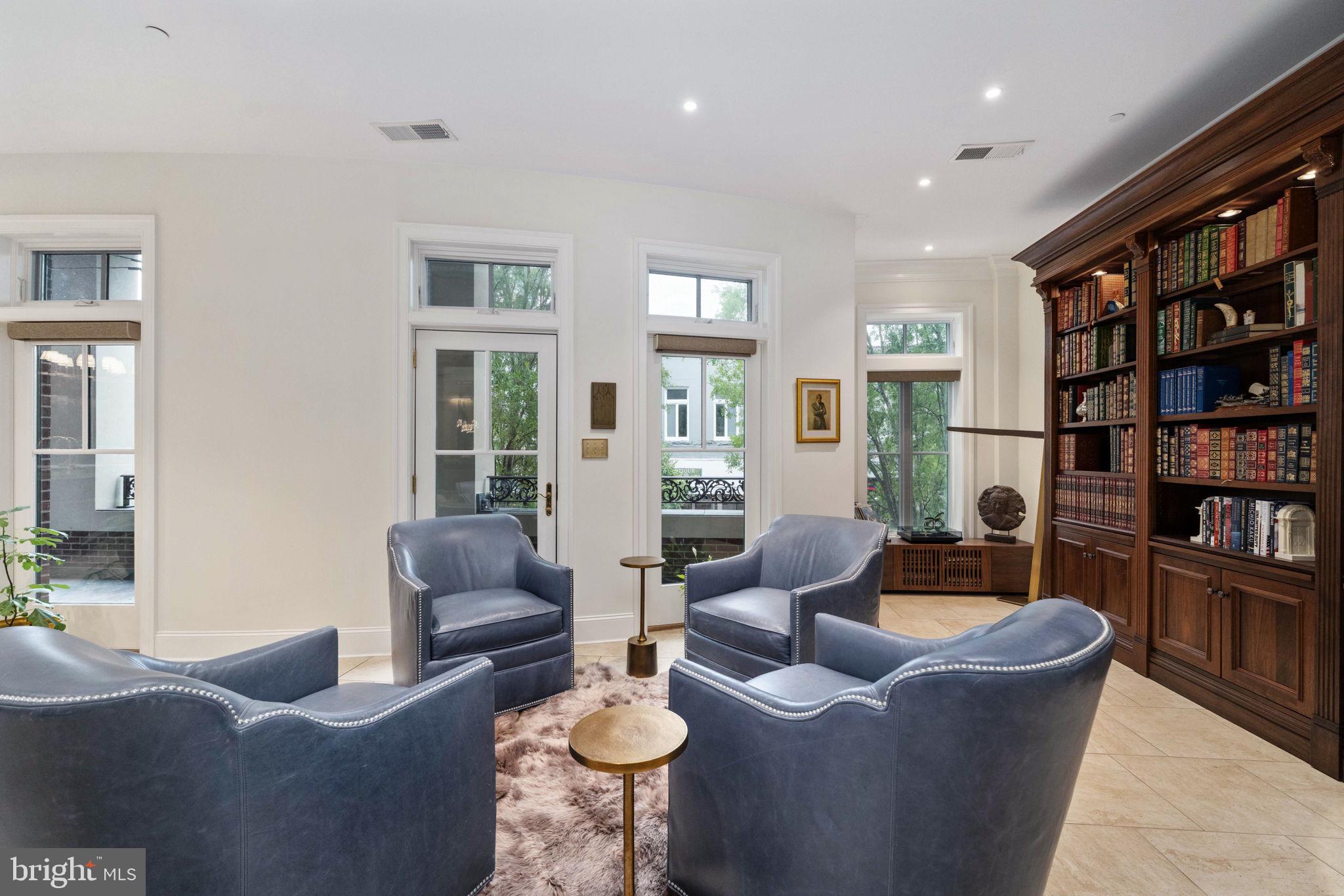 DOWNTOWN FREDERICKSBURG - Residential