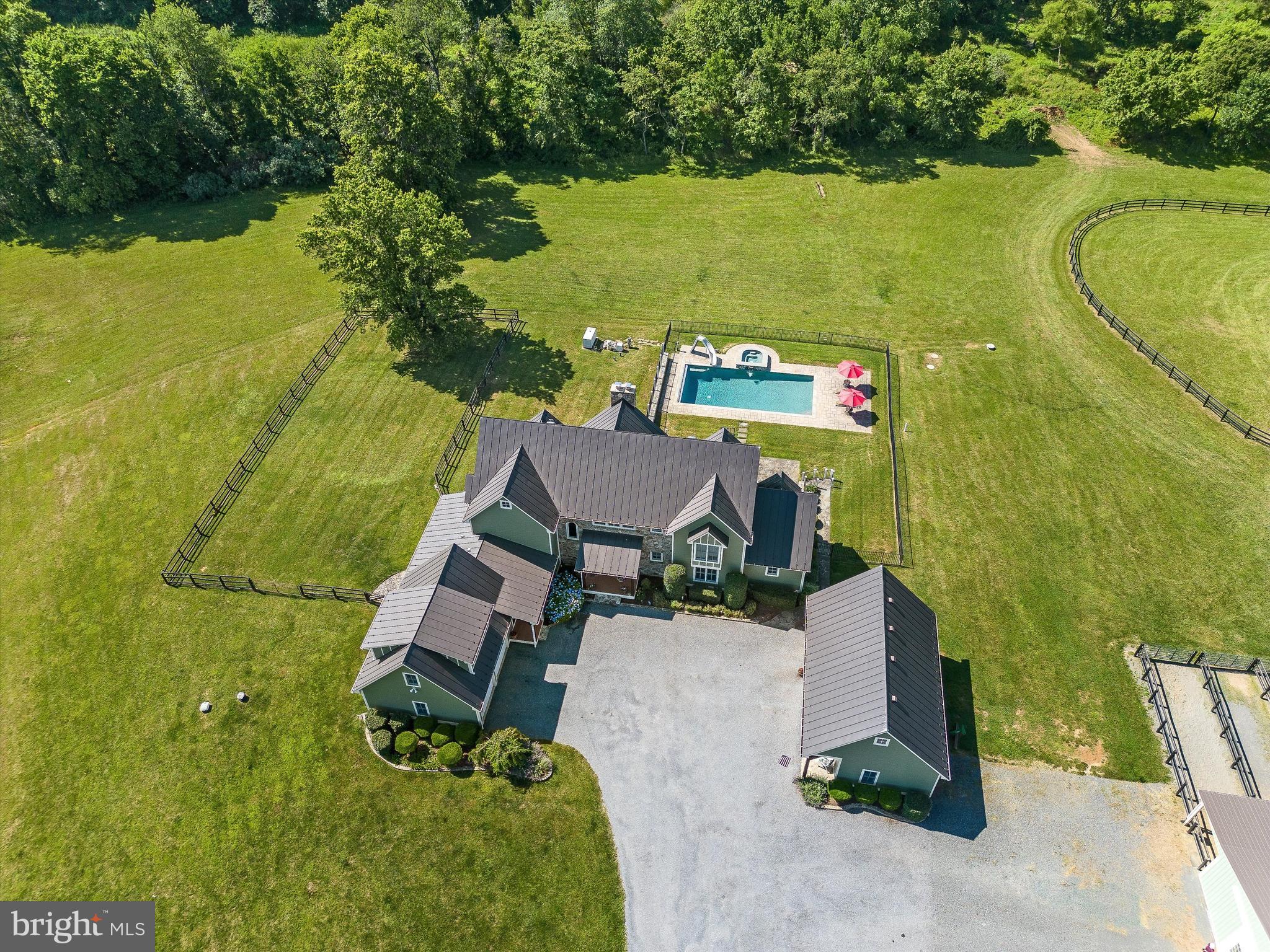 WATERFIELD HAMLET - Residential