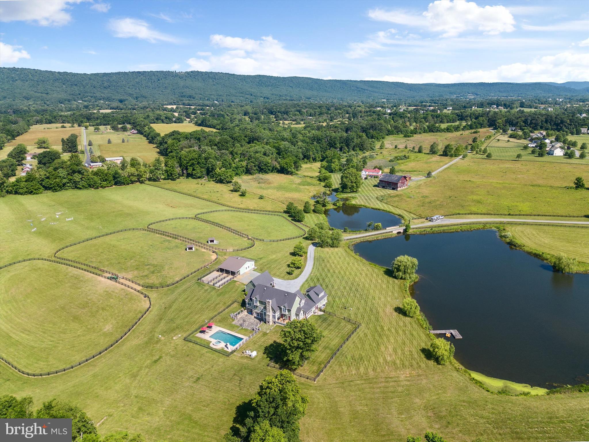 WATERFIELD HAMLET - Residential