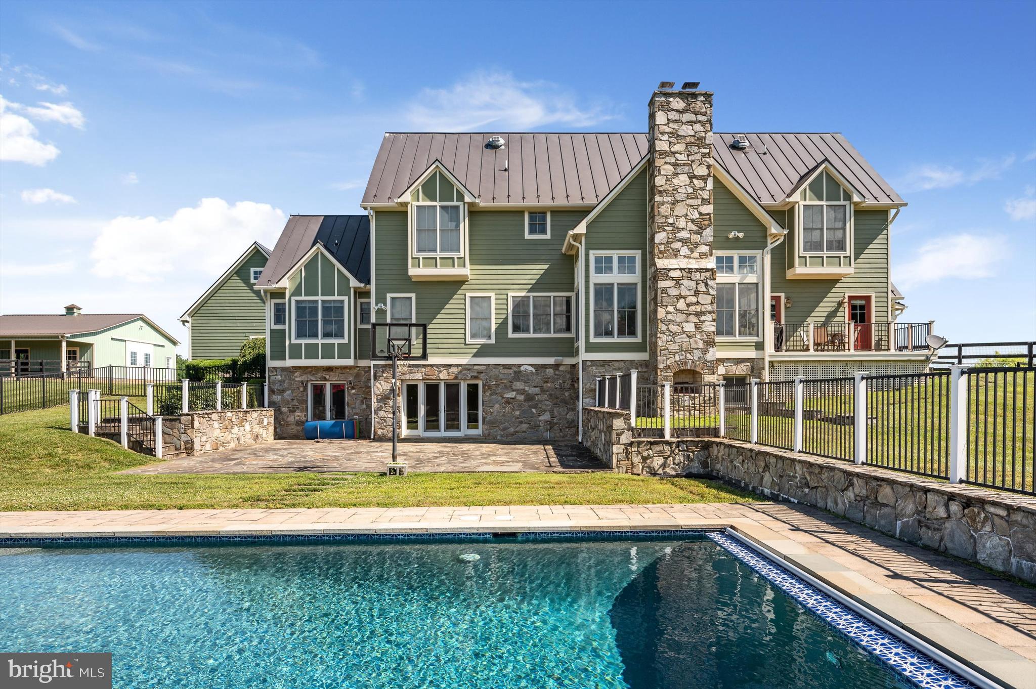 WATERFIELD HAMLET - Residential
