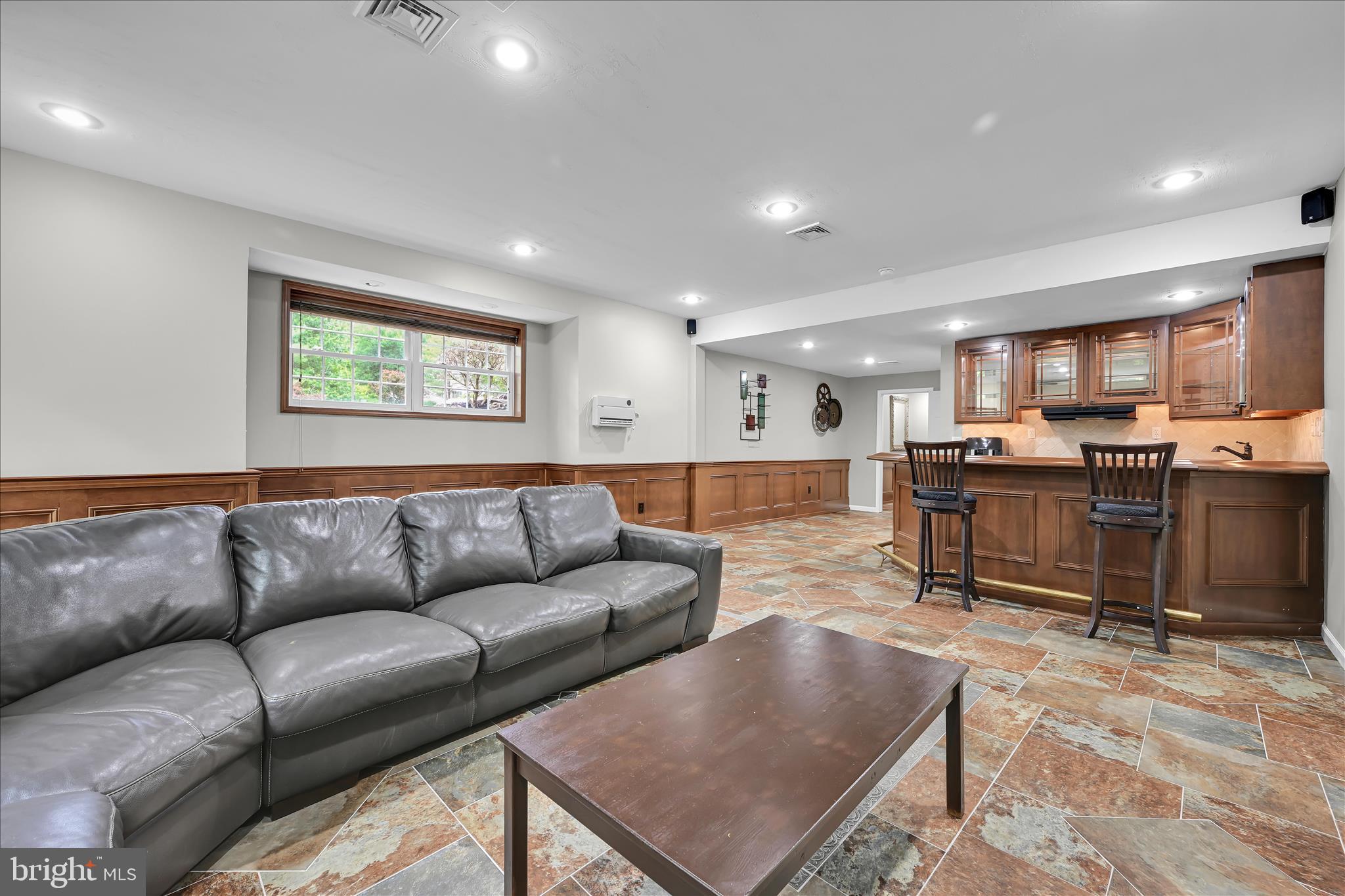 YORKVILLE - Residential