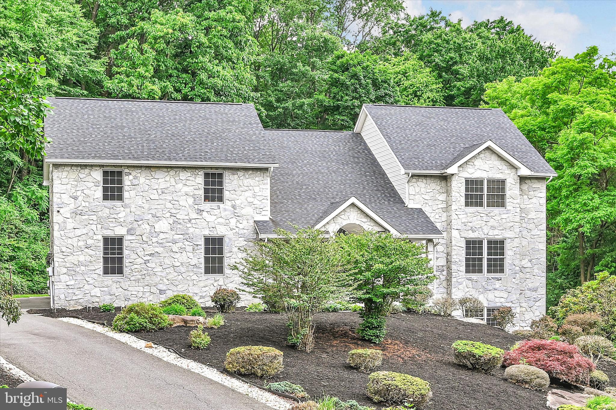 YORKVILLE - Residential