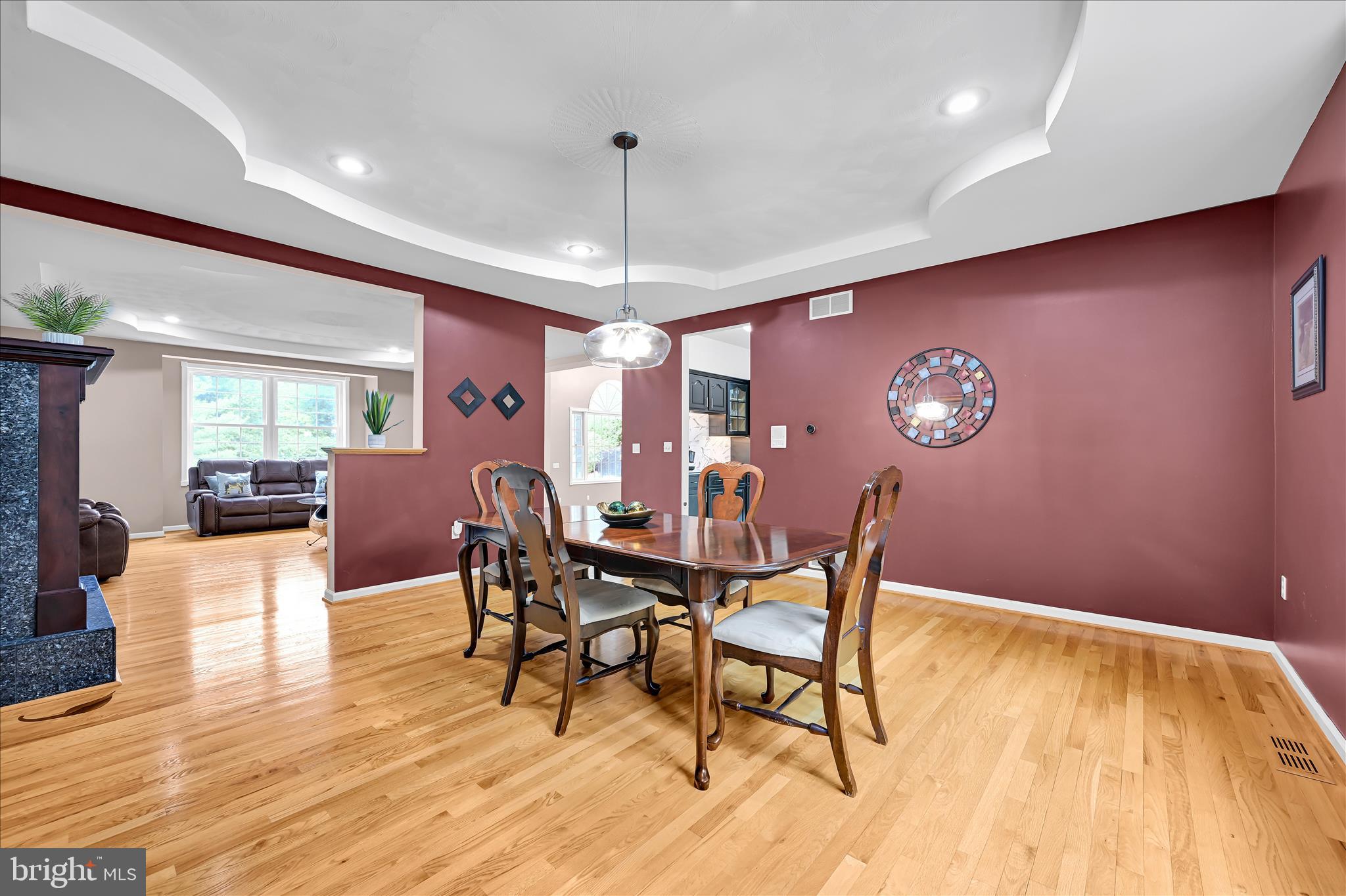 YORKVILLE - Residential