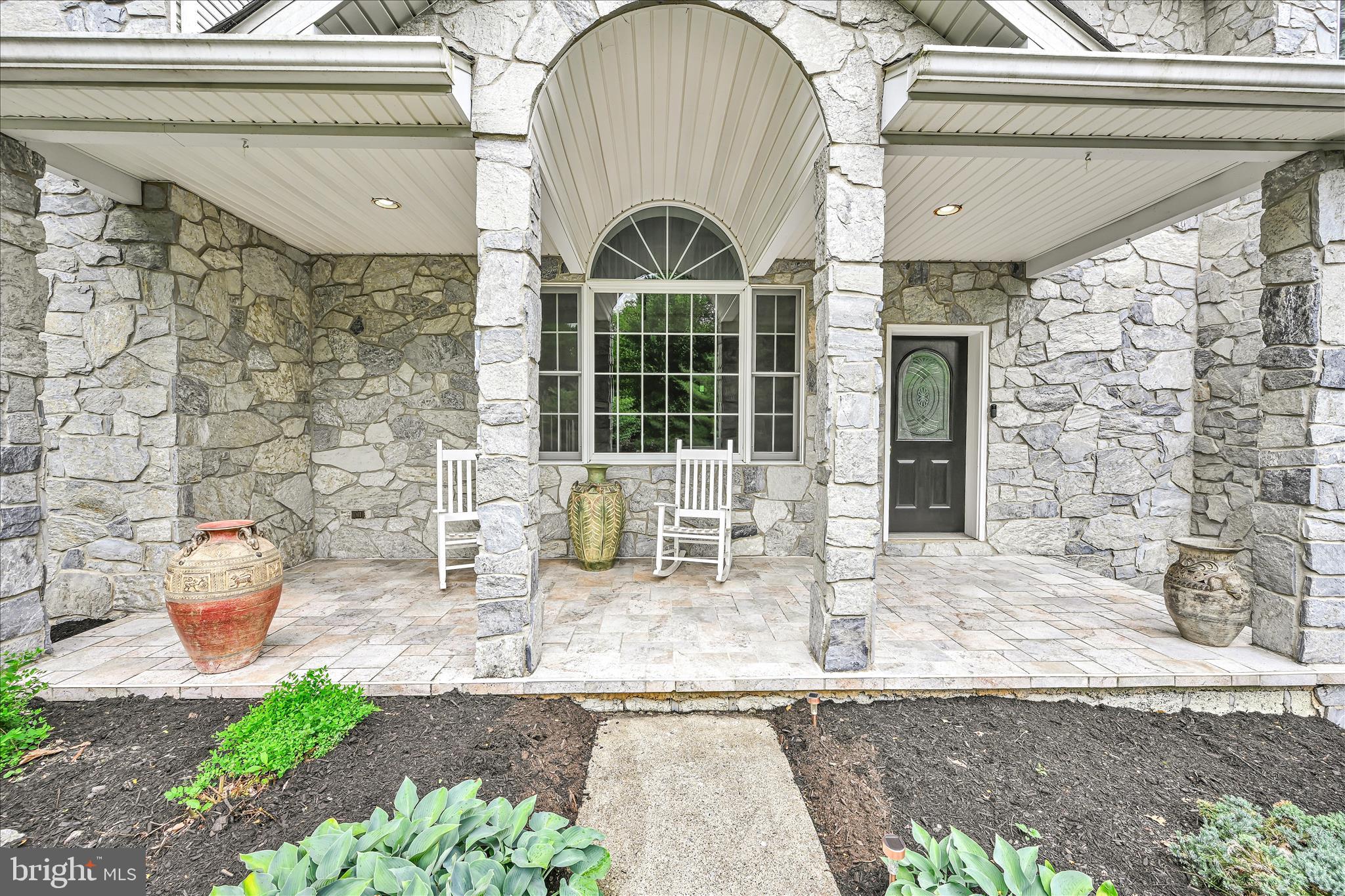YORKVILLE - Residential