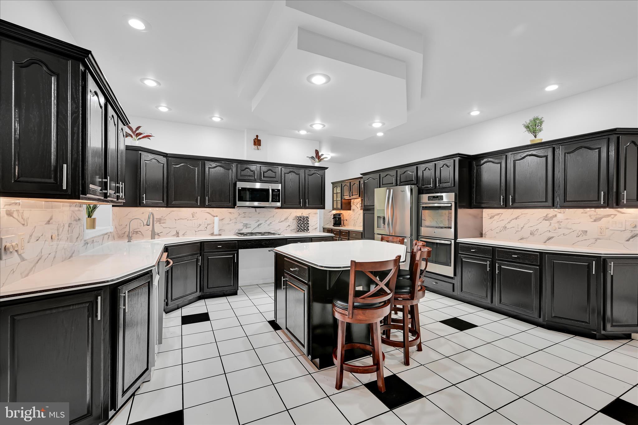 YORKVILLE - Residential