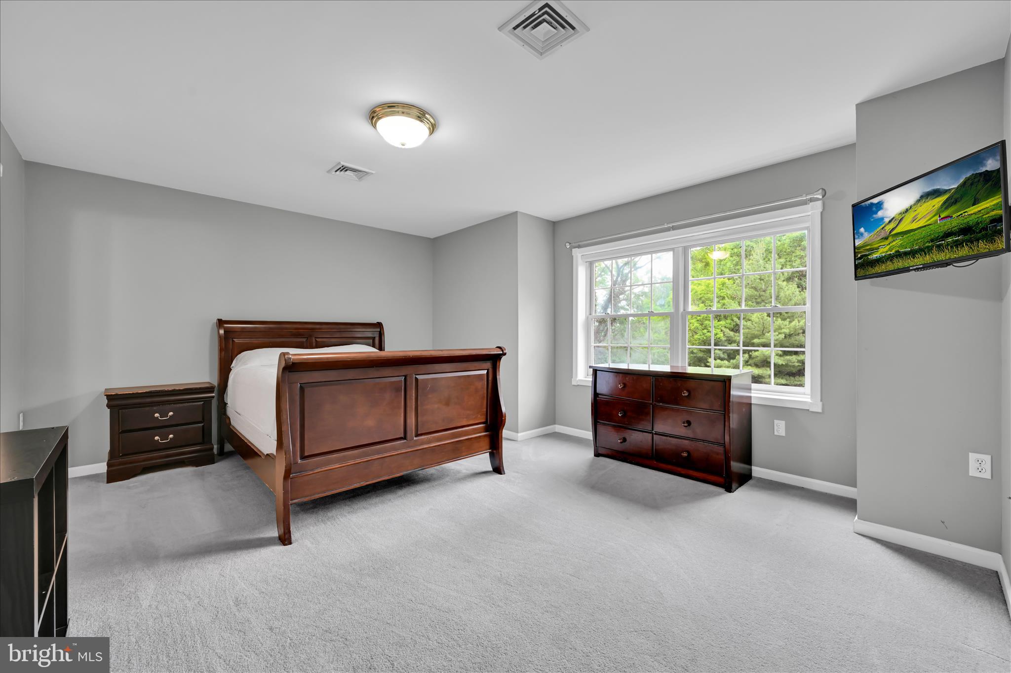 YORKVILLE - Residential