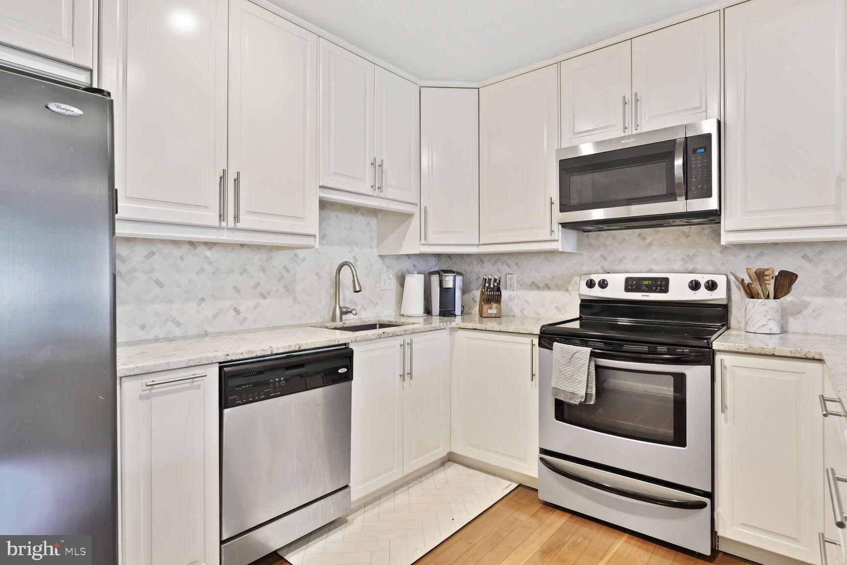 STAFFORD SQUARE - Residential