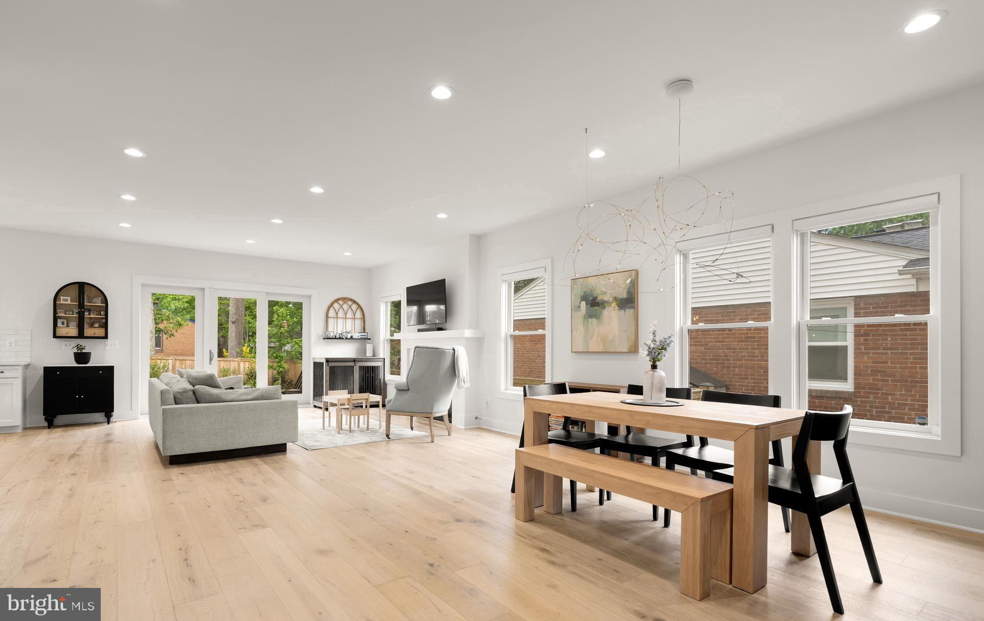 CARLIN SPRINGS - Residential