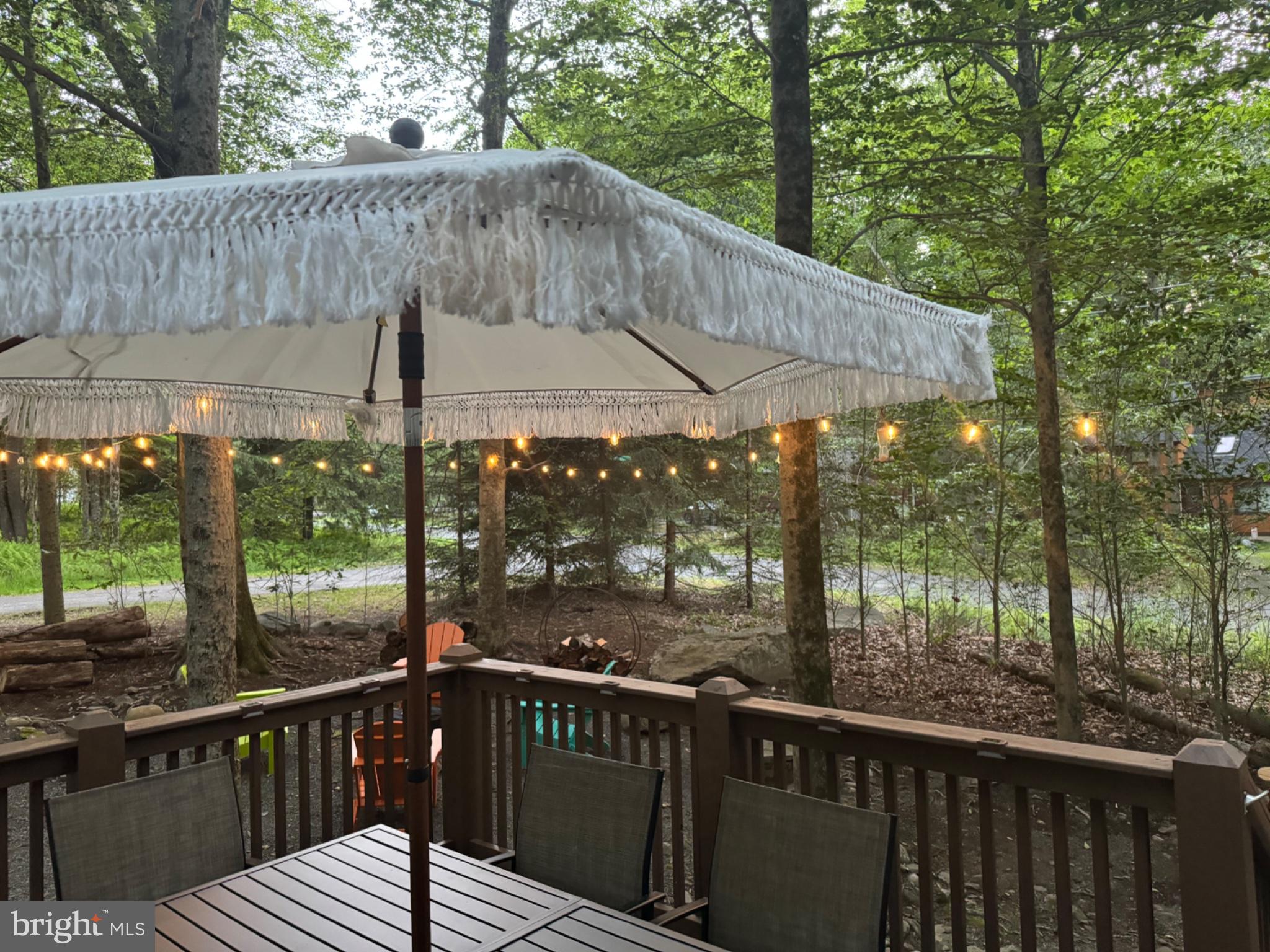 ARROWHEAD LAKES - Residential