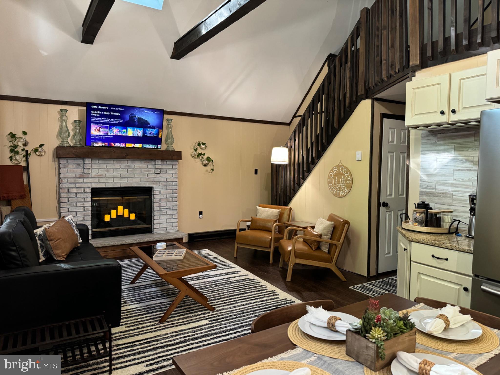 ARROWHEAD LAKES - Residential