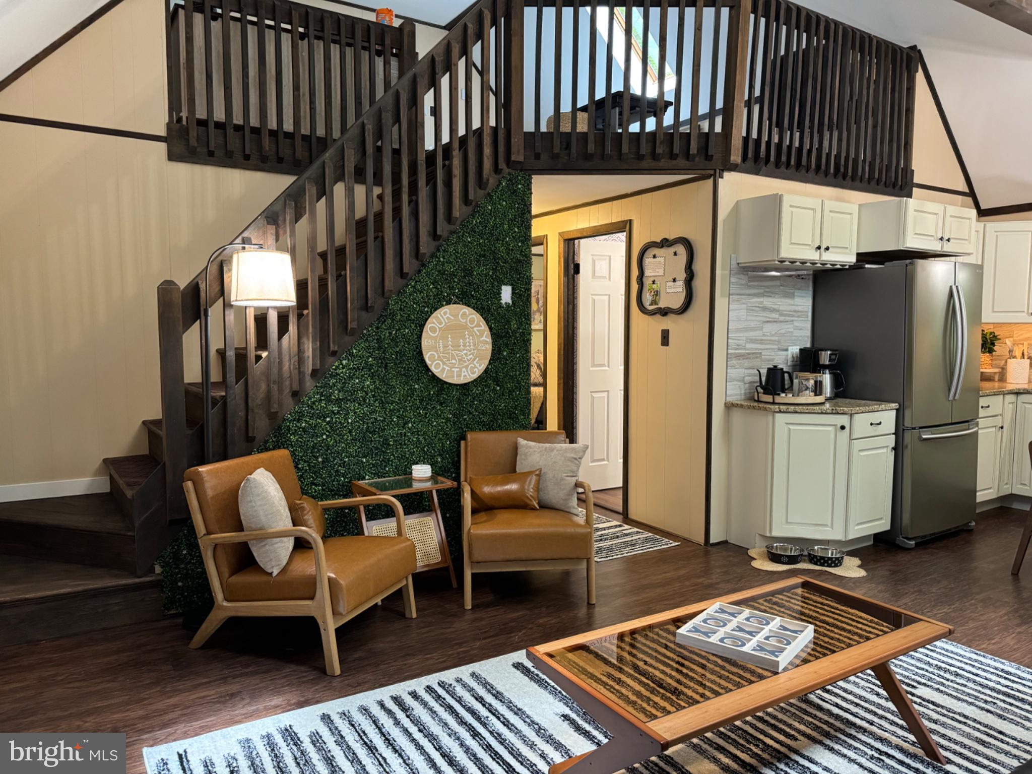 ARROWHEAD LAKES - Residential