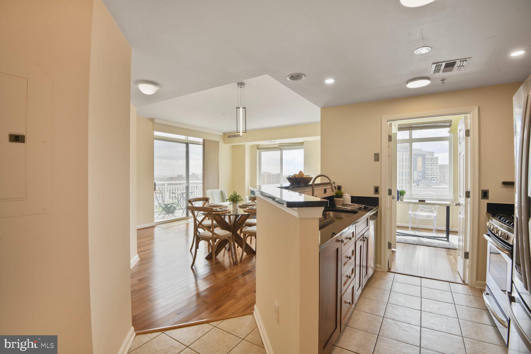 THE CRESCENT - Residential