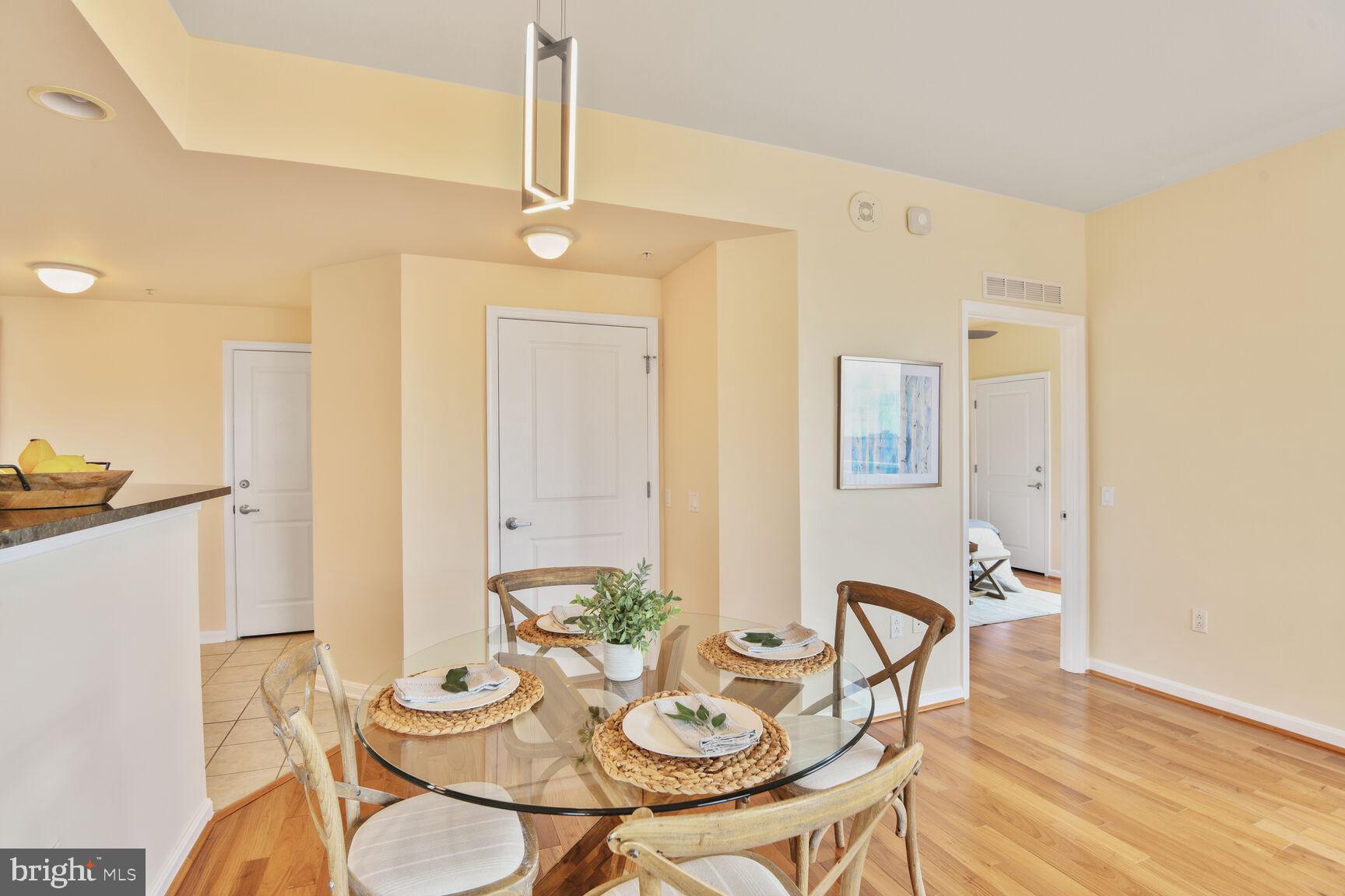 THE CRESCENT - Residential