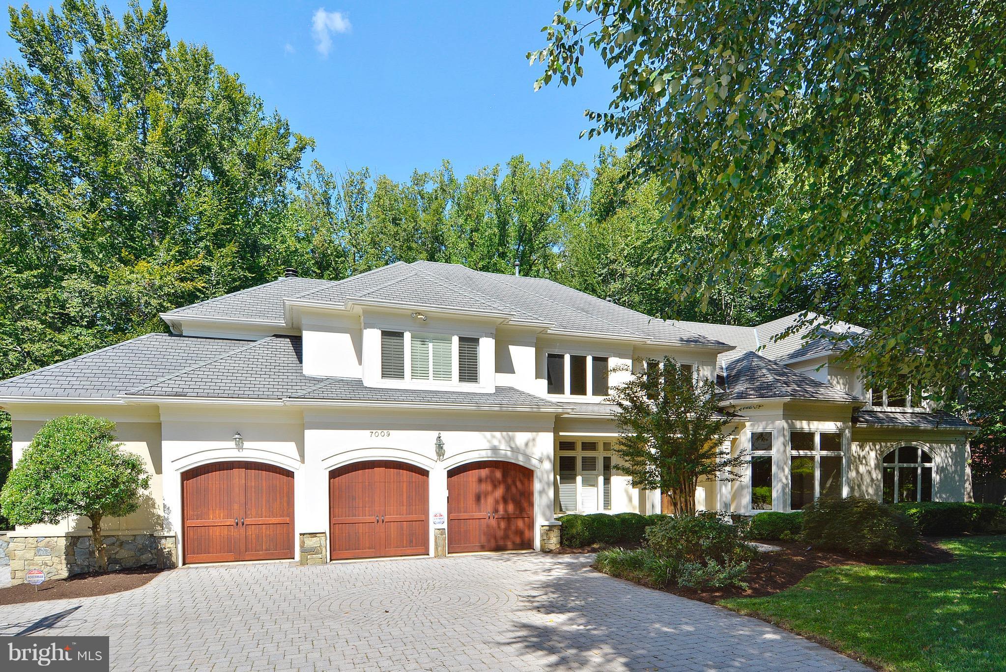 TAKE ANOTHER LOOK! NEWLY STAGED AND HUGE PRICE REDUCTION!  ABSOLUTELY SPECTACULAR FULLY RENOVATED AND CUSTOMIZED WITH AN INCREDIBLE ADDITION BY ACCLAIMED BUILDER, JEFF ROBINS. EXTRAORDINARY FAMILY ROOM/LIBRARY WITH CUSTOM MILLED CHERRY WALLS/CABINETRY AND BEAMED CEILING. STUNNING GOURMET KITCHEN AND FANTASTIC MASTER BEDROOM SUITE. 3 CAR GARAGE. ON PRIVATE CUL DE SAC.