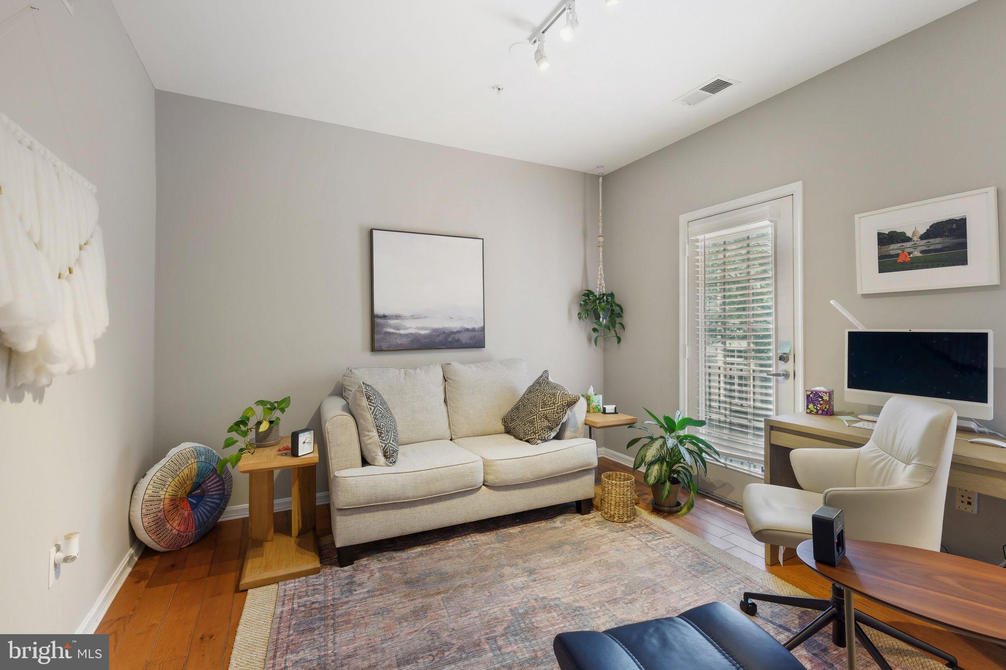 KENTLANDS MIDTOWN - Residential