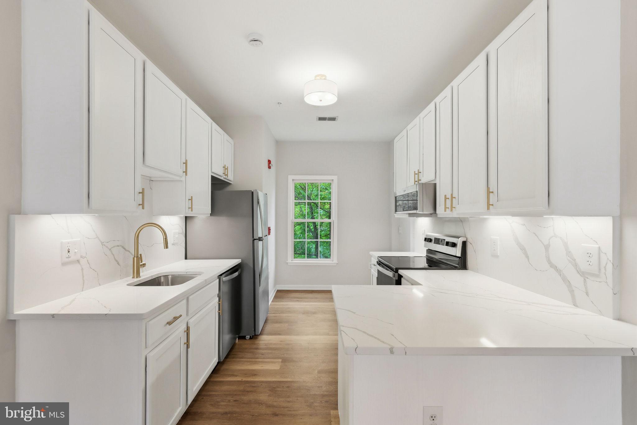 KENTLANDS MIDTOWN - Residential
