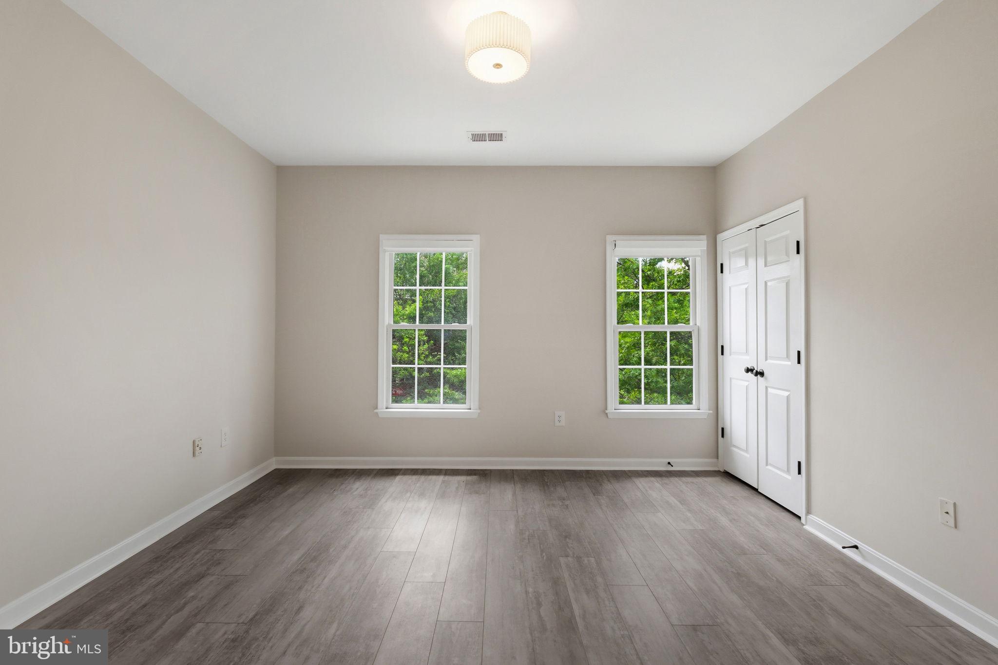 KENTLANDS MIDTOWN - Residential