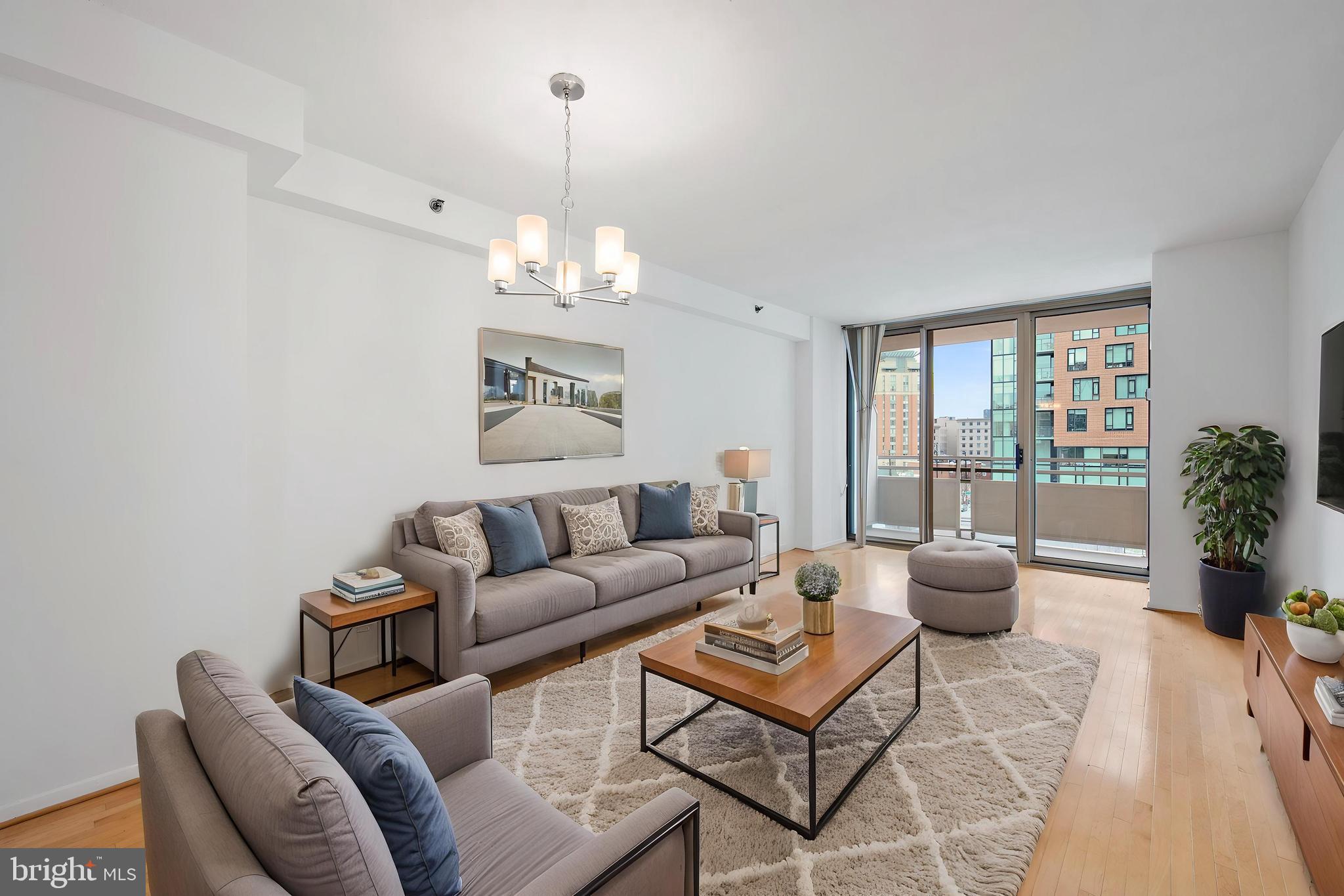 FAIRMONT PLAZA - Residential
