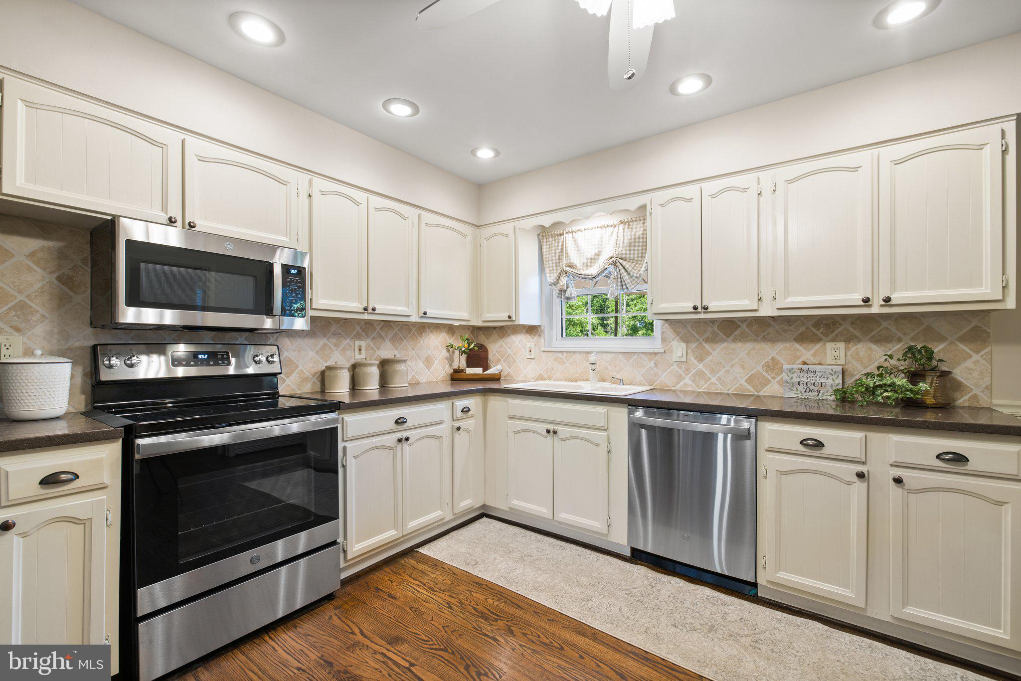 WARR LAKES - Residential